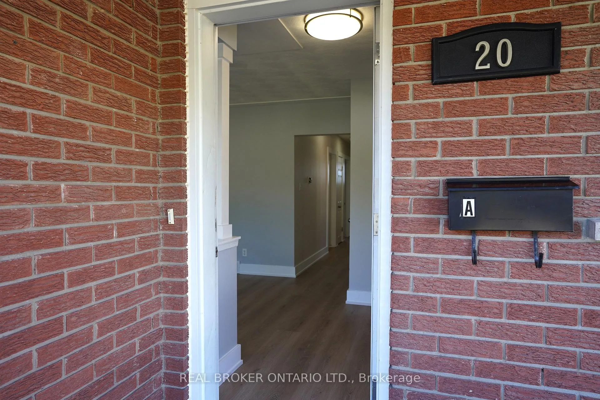 Photo 4 of Unit UPPER, 20 Sunrise Drive, Kitchener — HOMEH