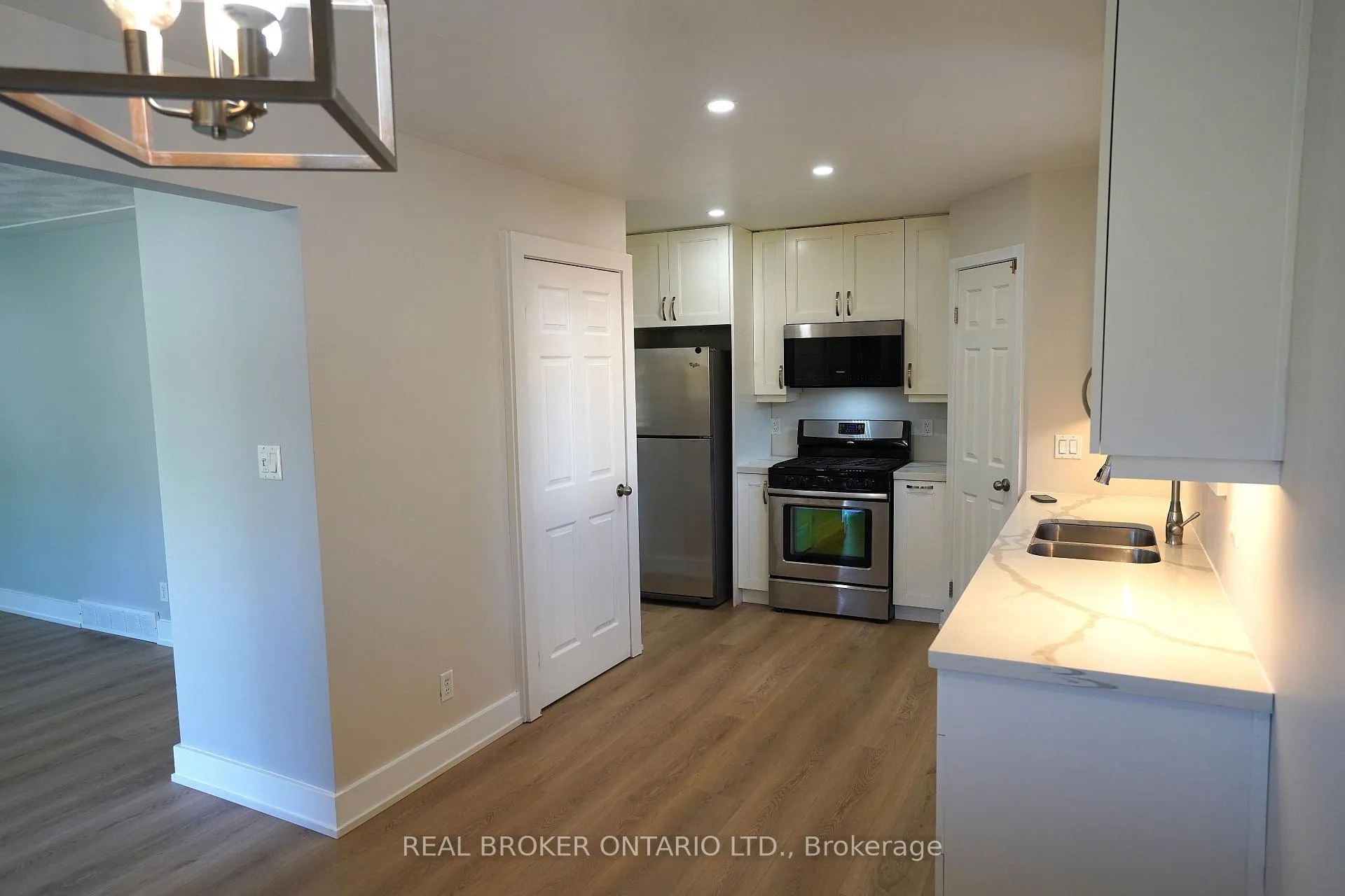 Photo 7 of Unit UPPER, 20 Sunrise Drive, Kitchener — HOMEH