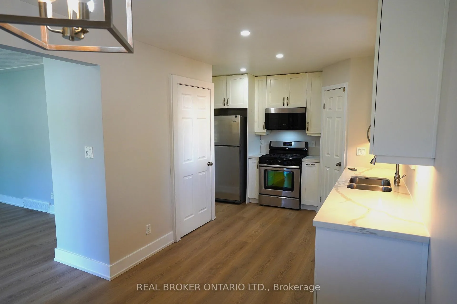 Photo 9 of Unit UPPER, 20 Sunrise Drive, Kitchener — HOMEH