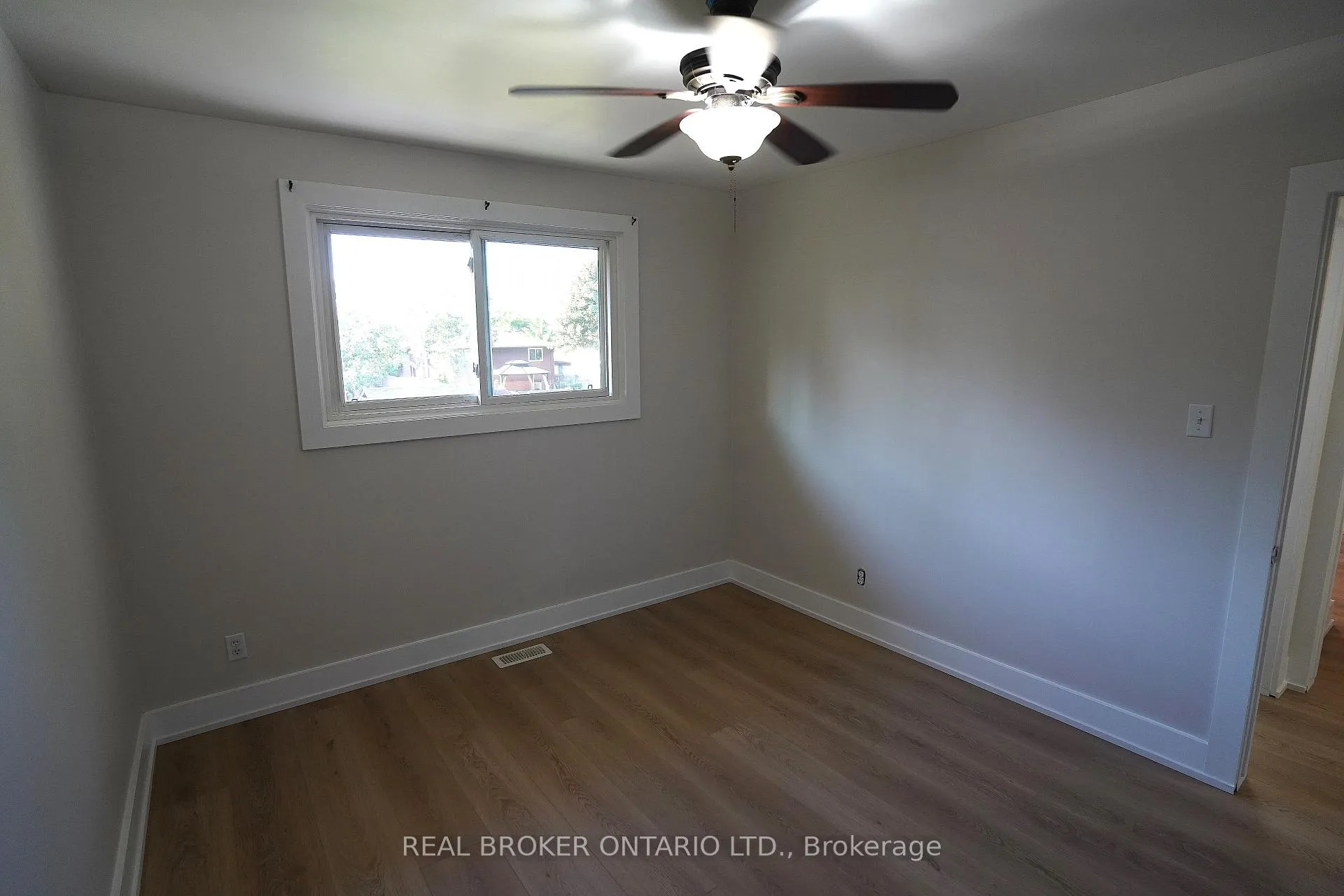 Photo 12 of Unit UPPER, 20 Sunrise Drive, Kitchener — HOMEH