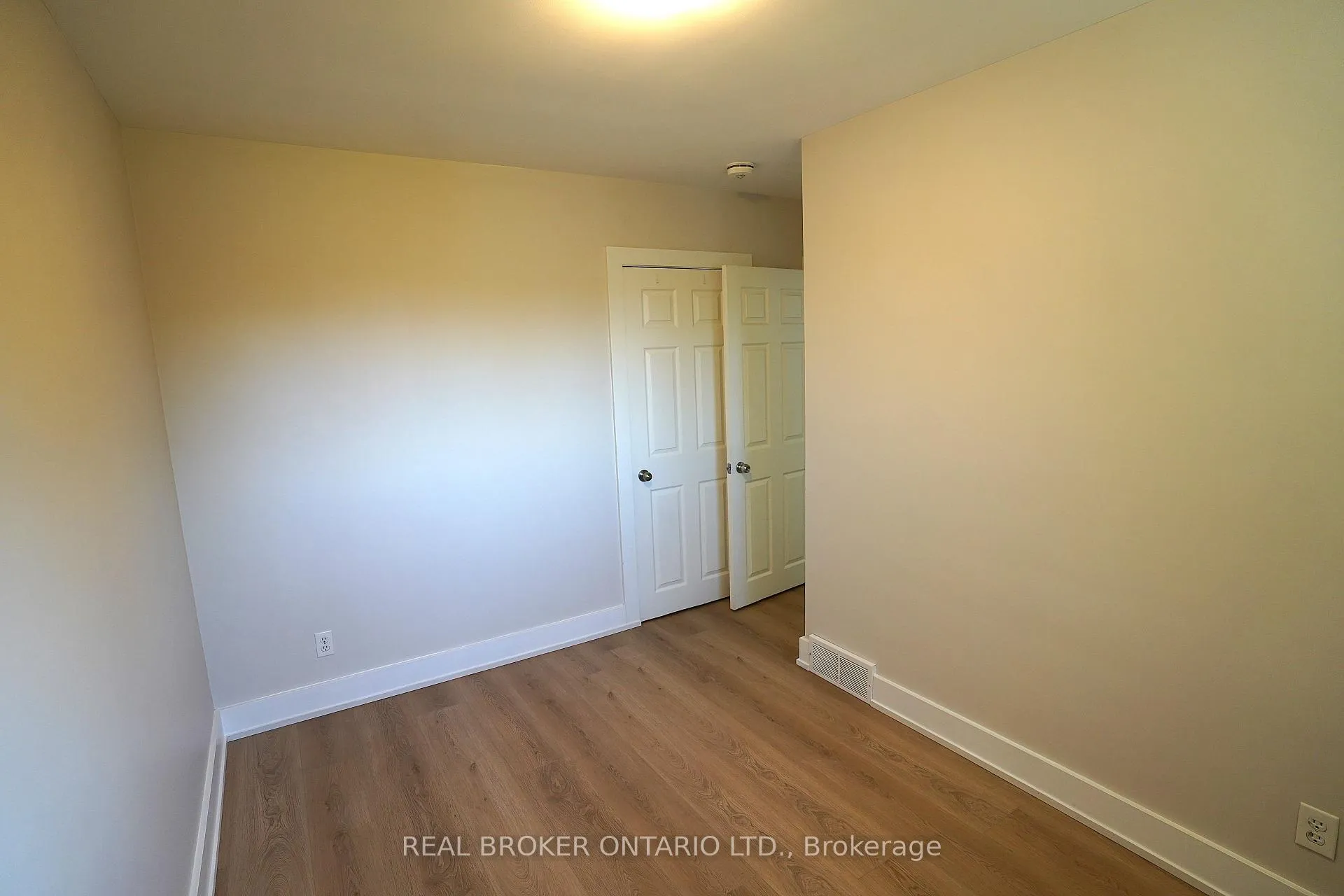 Photo 14 of Unit UPPER, 20 Sunrise Drive, Kitchener — HOMEH