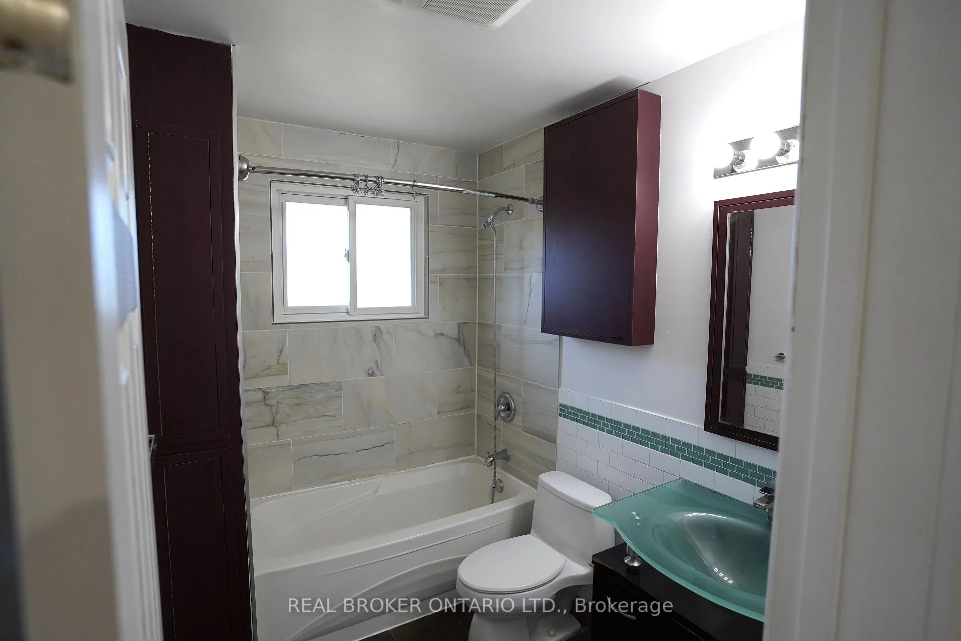 Photo 18 of Unit UPPER, 20 Sunrise Drive, Kitchener — HOMEH