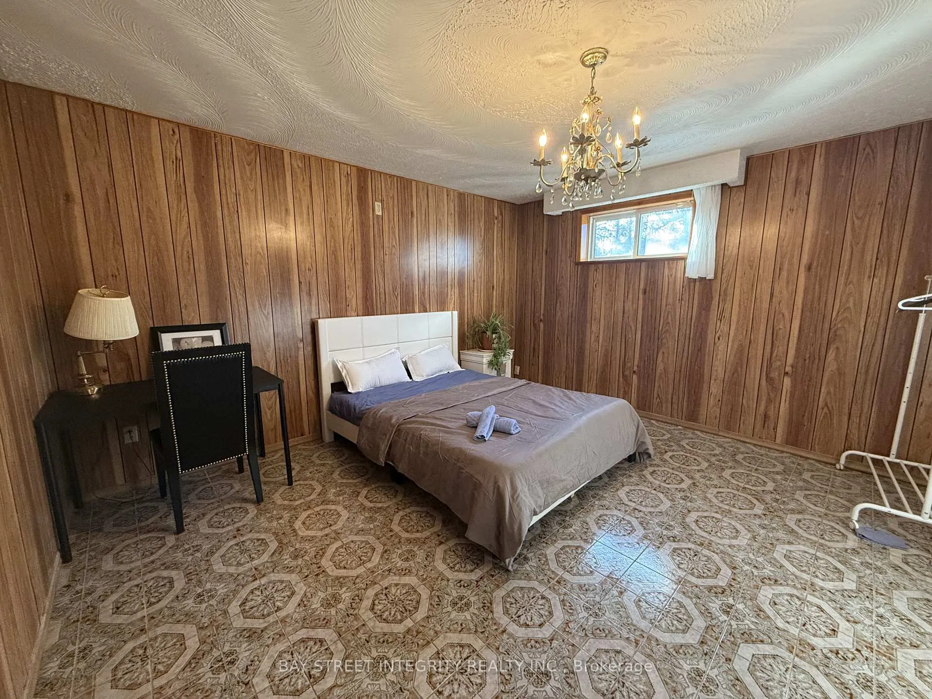 Front of Unit Basement, 34 Iangrove Terrace