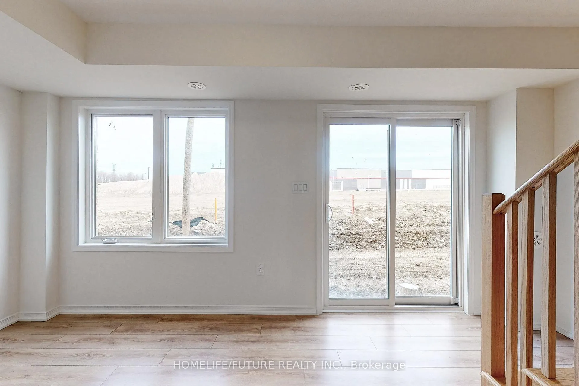 Photo 6 of 247 Danzatore Path, Oshawa, Windfields — HOMEH
