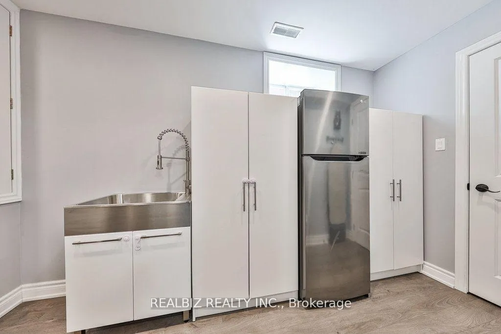 Photo 5 of 169 Chaplin Crescent, Toronto, Forest Hill South — HOMEH