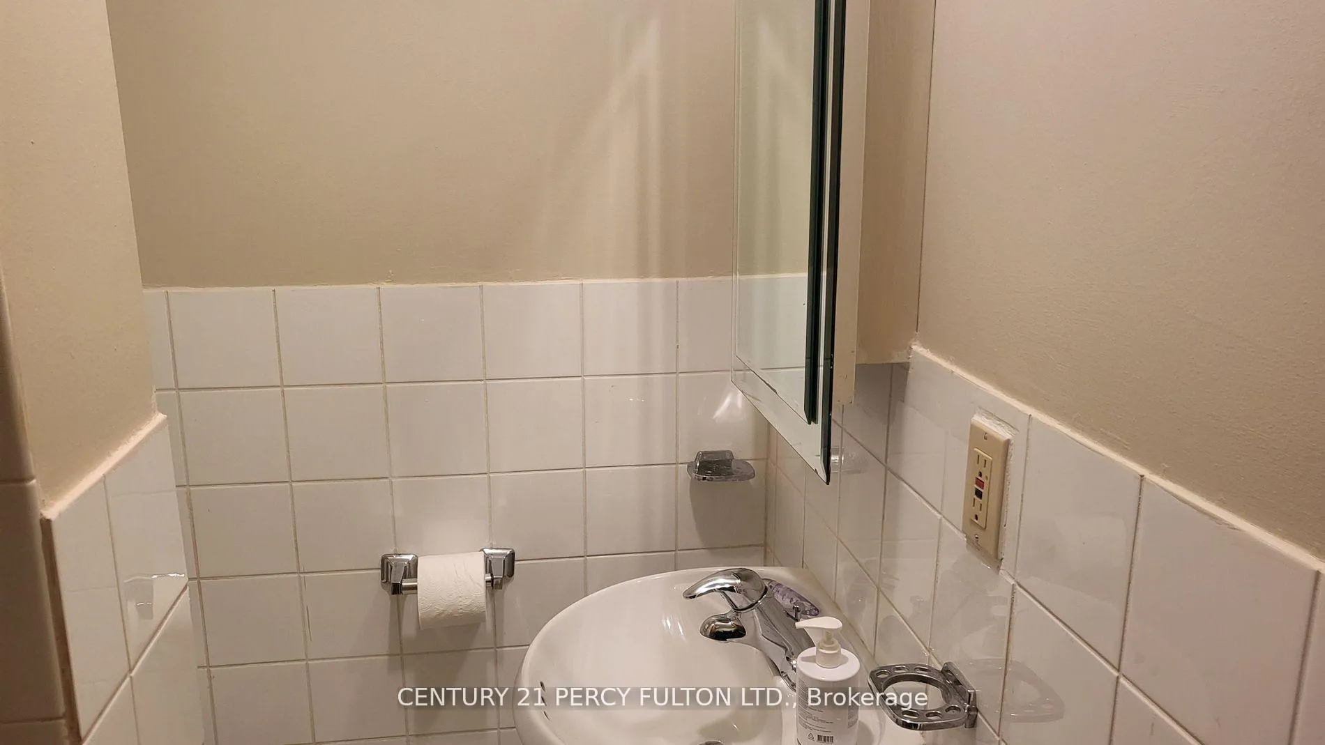 Photo 4 of 29 Alderbury Drive, Markham, Middlefield — HOMEH
