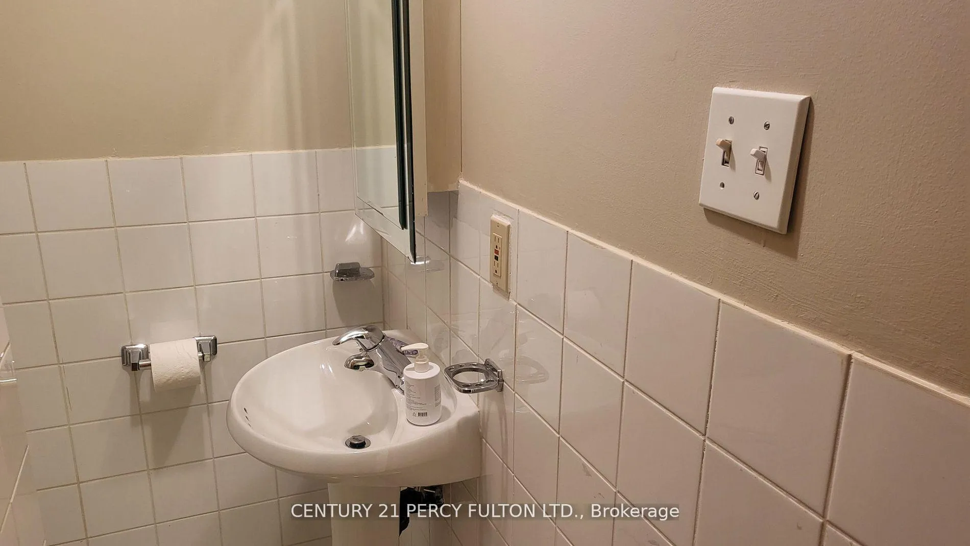 Photo 5 of 29 Alderbury Drive, Markham, Middlefield — HOMEH