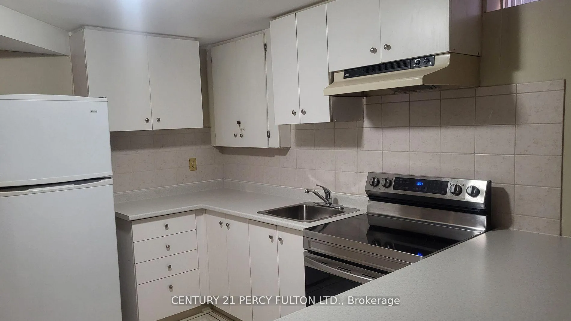 Photo 7 of 29 Alderbury Drive, Markham, Middlefield — HOMEH