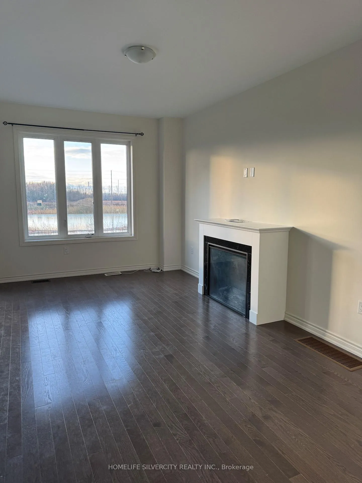 Photo 5 of 1235 Rexton Drive, Oshawa, Kedron — HOMEH