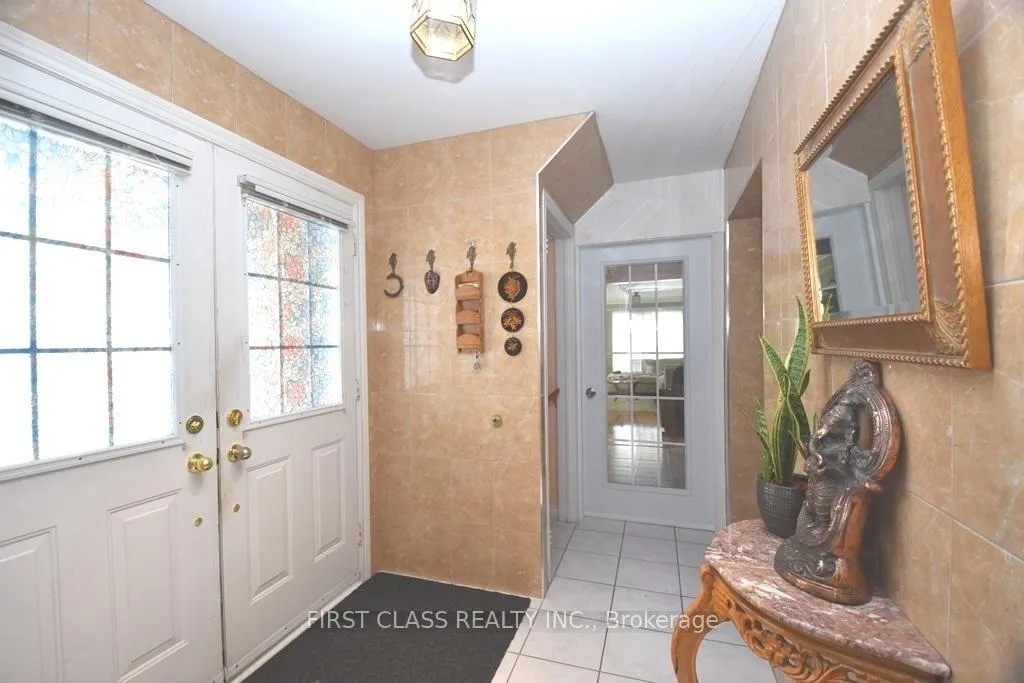 Photo 3 of Unit BSMT1, 126 Viscount Drive, Markham, Berczy — HOMEH