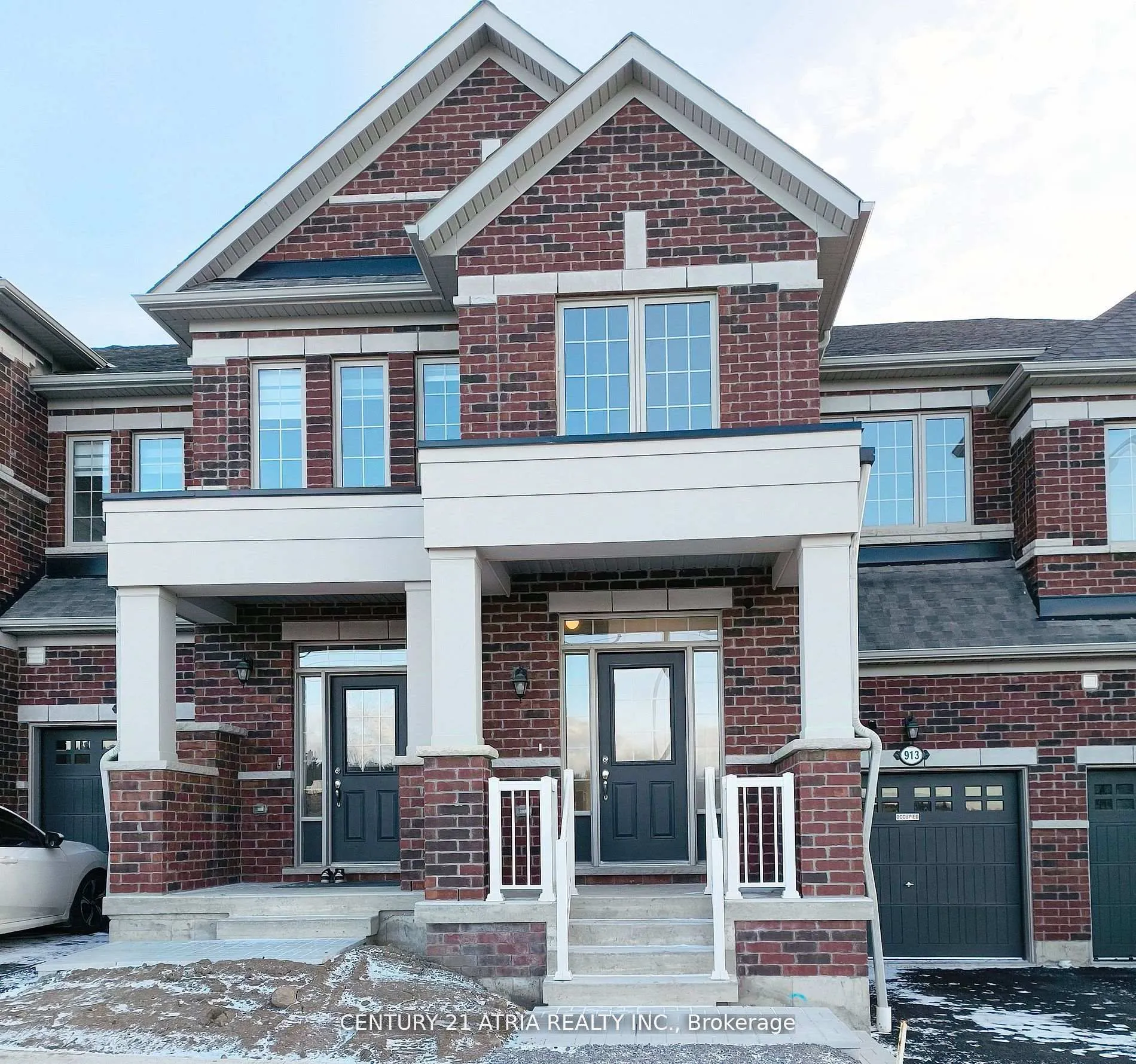Front of 913 Elizabeth Mackenzie Drive