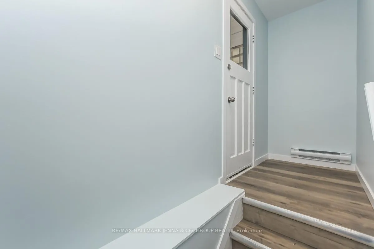 Photo 4 of Unit B, 21 St Remy Drive, Ottawa, Barrhaven - Pheasant Run — HOMEH