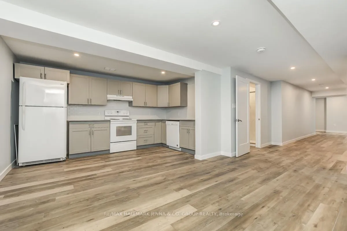 Photo 5 of Unit B, 21 St Remy Drive, Ottawa, Barrhaven - Pheasant Run — HOMEH