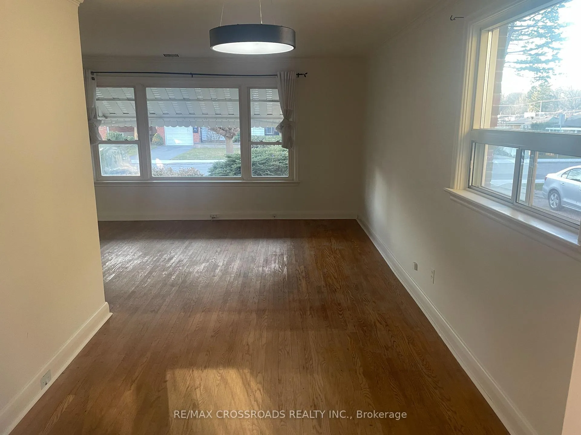 Photo 5 of 65 Notley Place, Toronto, O'Connor-Parkview — HOMEH