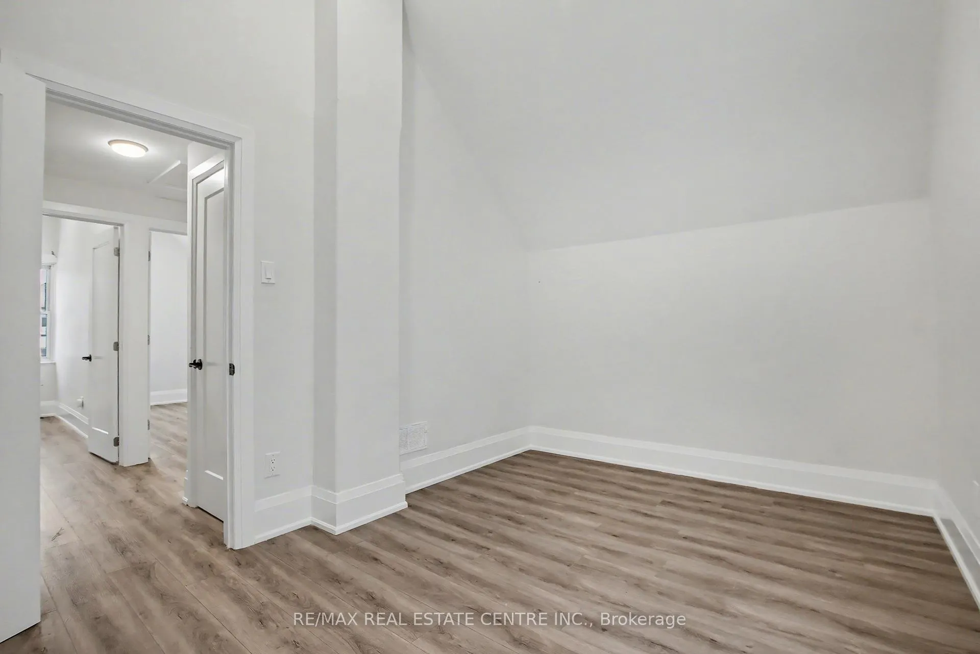 Photo 16 of 33 Dalkeith Avenue, Hamilton, Crown Point — HOMEH