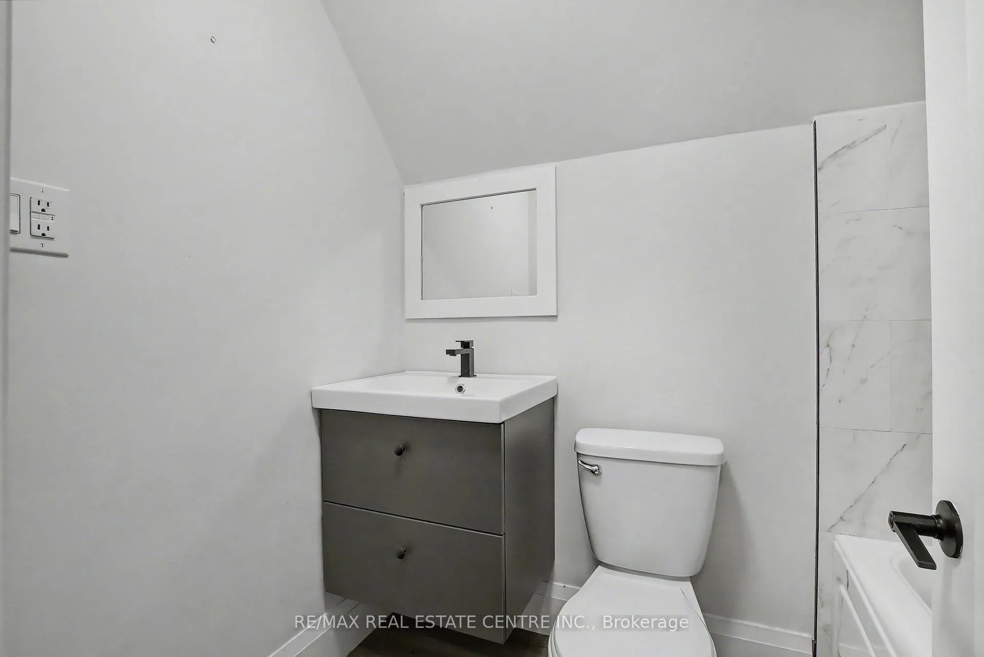 Photo 24 of 33 Dalkeith Avenue, Hamilton, Crown Point — HOMEH