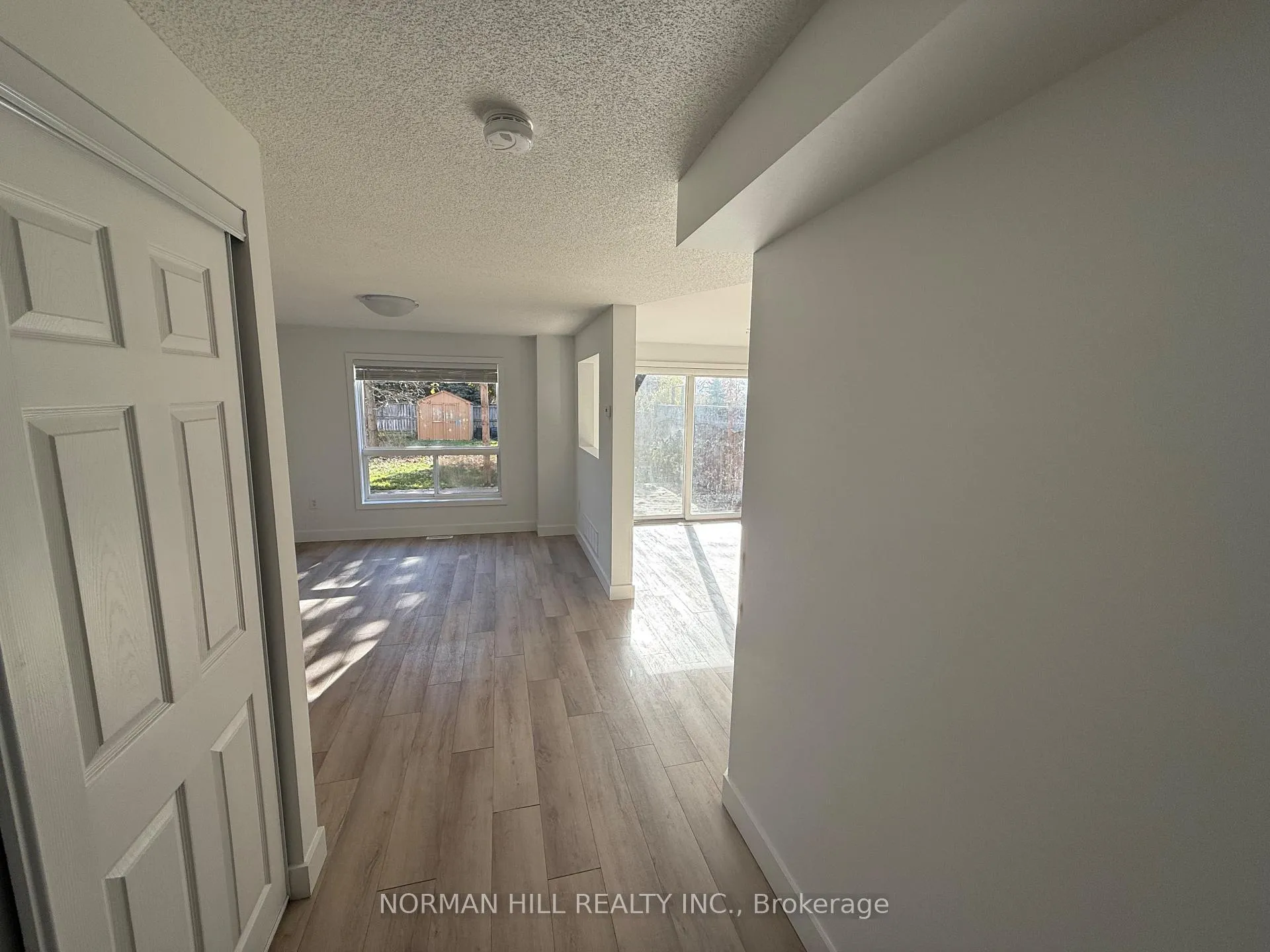 Photo 3 of 17 Hewitt Place, Barrie, Georgian Drive — HOMEH