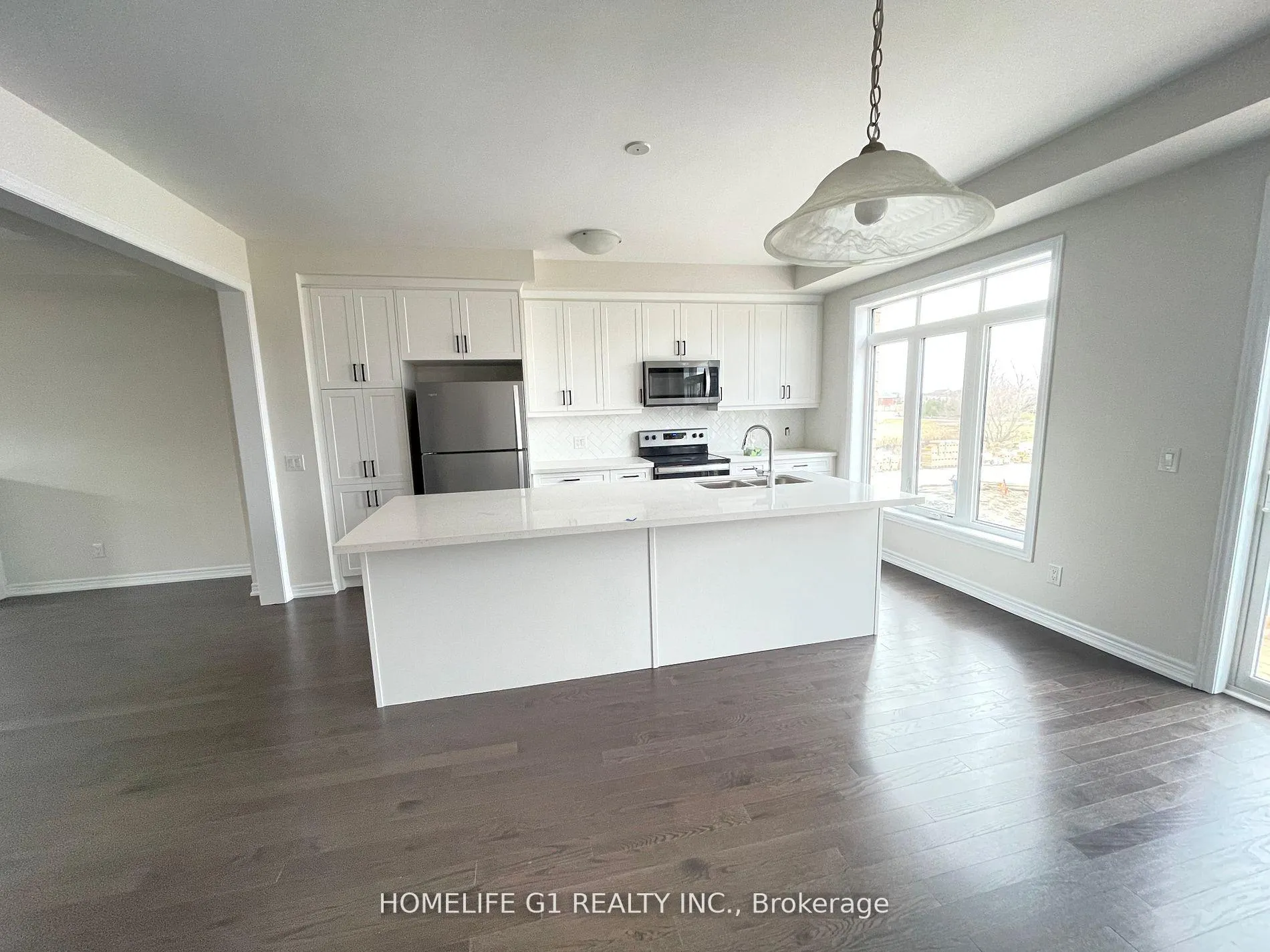 Photo 4 of 16 Morrison Crescent, Whitby, Rural Whitby — HOMEH