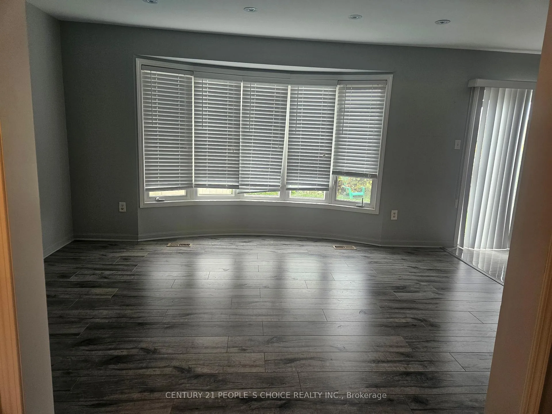 Photo 3 of 24 John W Taylor Avenue, New Tecumseth, Alliston — HOMEH