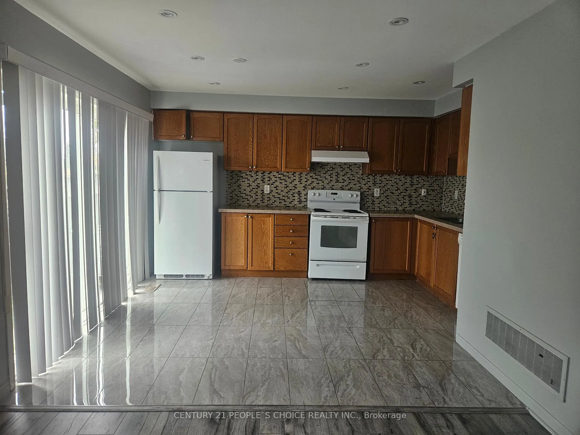 Photo 4 of 24 John W Taylor Avenue, New Tecumseth, Alliston — HOMEH