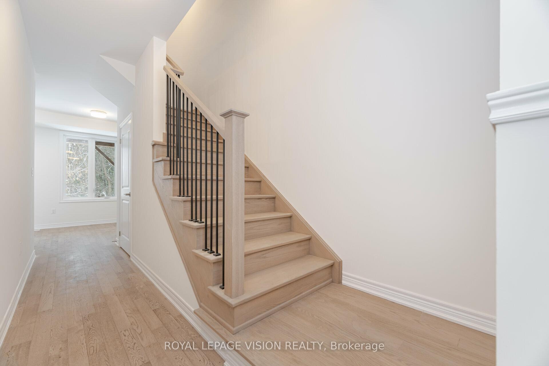 Photo 3 of 46 Folcroft Street, Brampton, Credit Valley — HOMEH