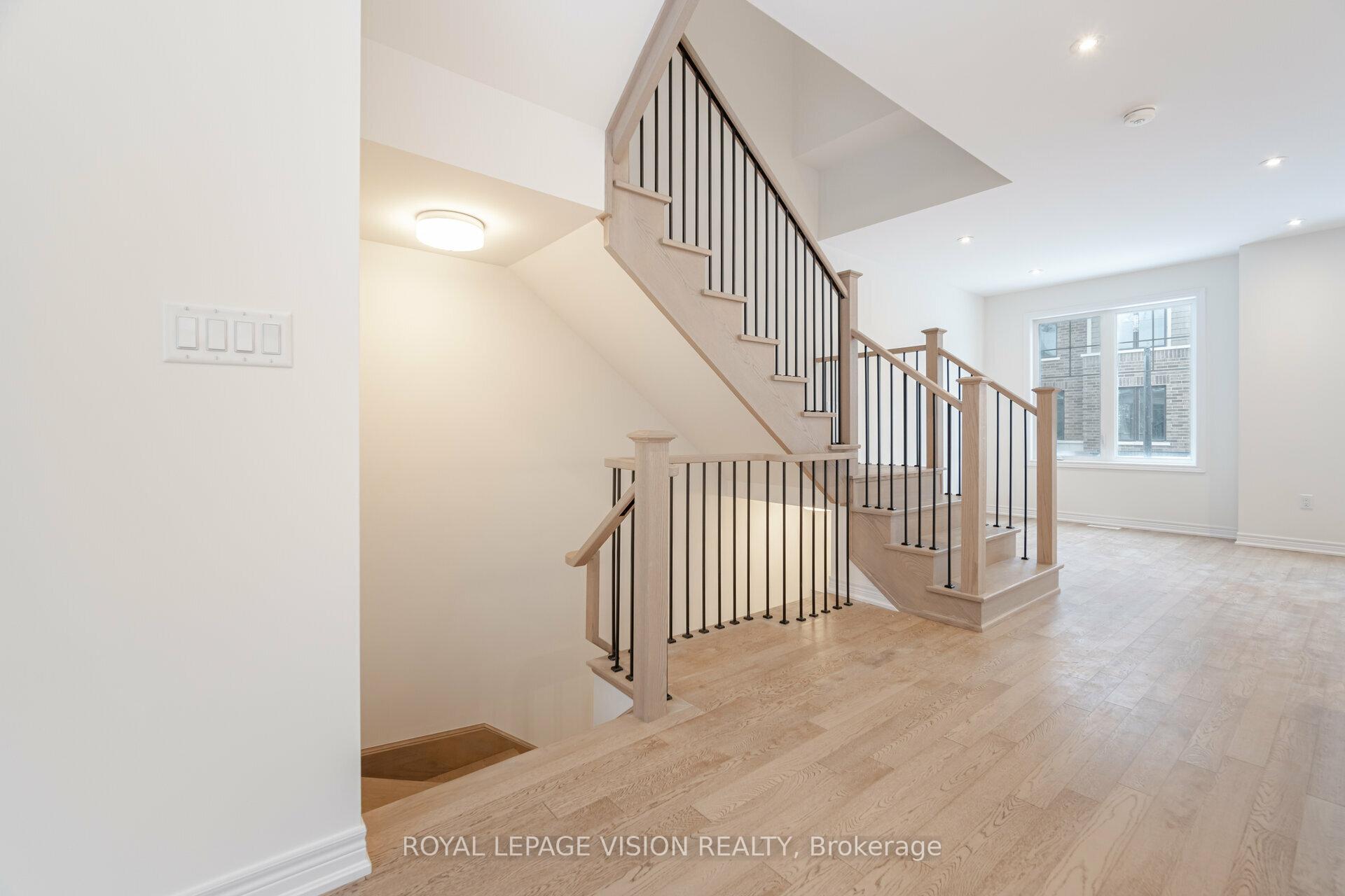 Photo 4 of 46 Folcroft Street, Brampton, Credit Valley — HOMEH