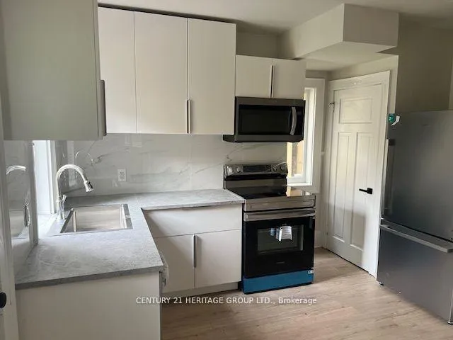 Photo 3 of 6 Cortleigh Crescent, Toronto, Bedford Park-Nortown — HOMEH
