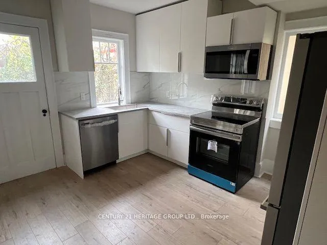 Photo 4 of 6 Cortleigh Crescent, Toronto, Bedford Park-Nortown — HOMEH