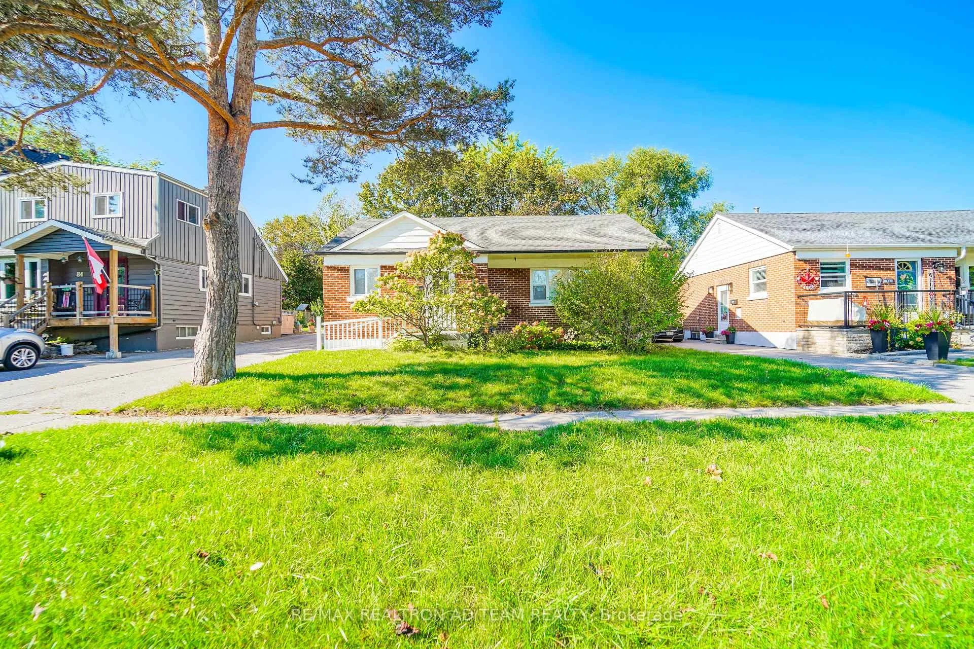 Photo 1 of 82 Admiral Road, Ajax, South East — HOMEH