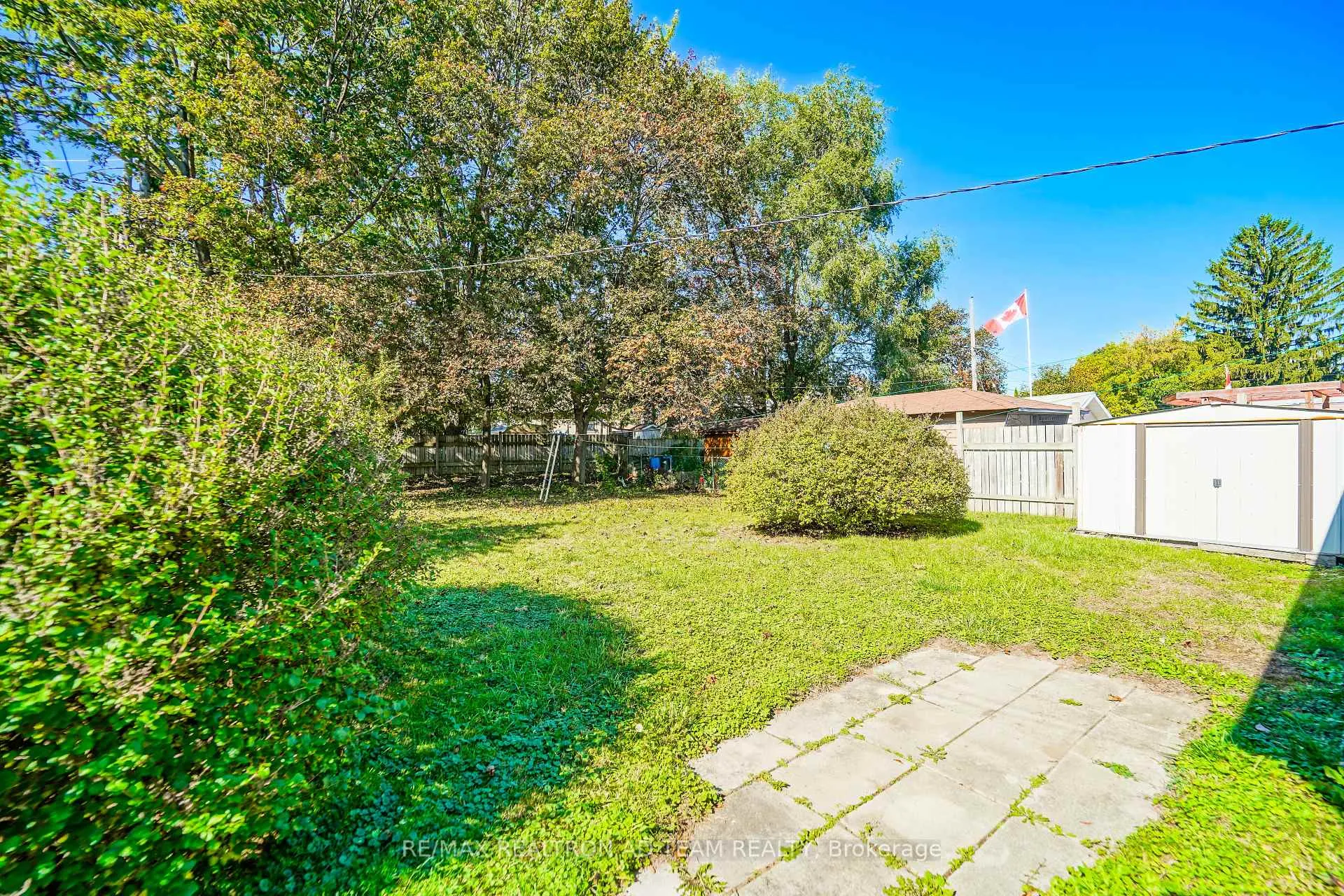 Photo 5 of 82 Admiral Road, Ajax, South East — HOMEH
