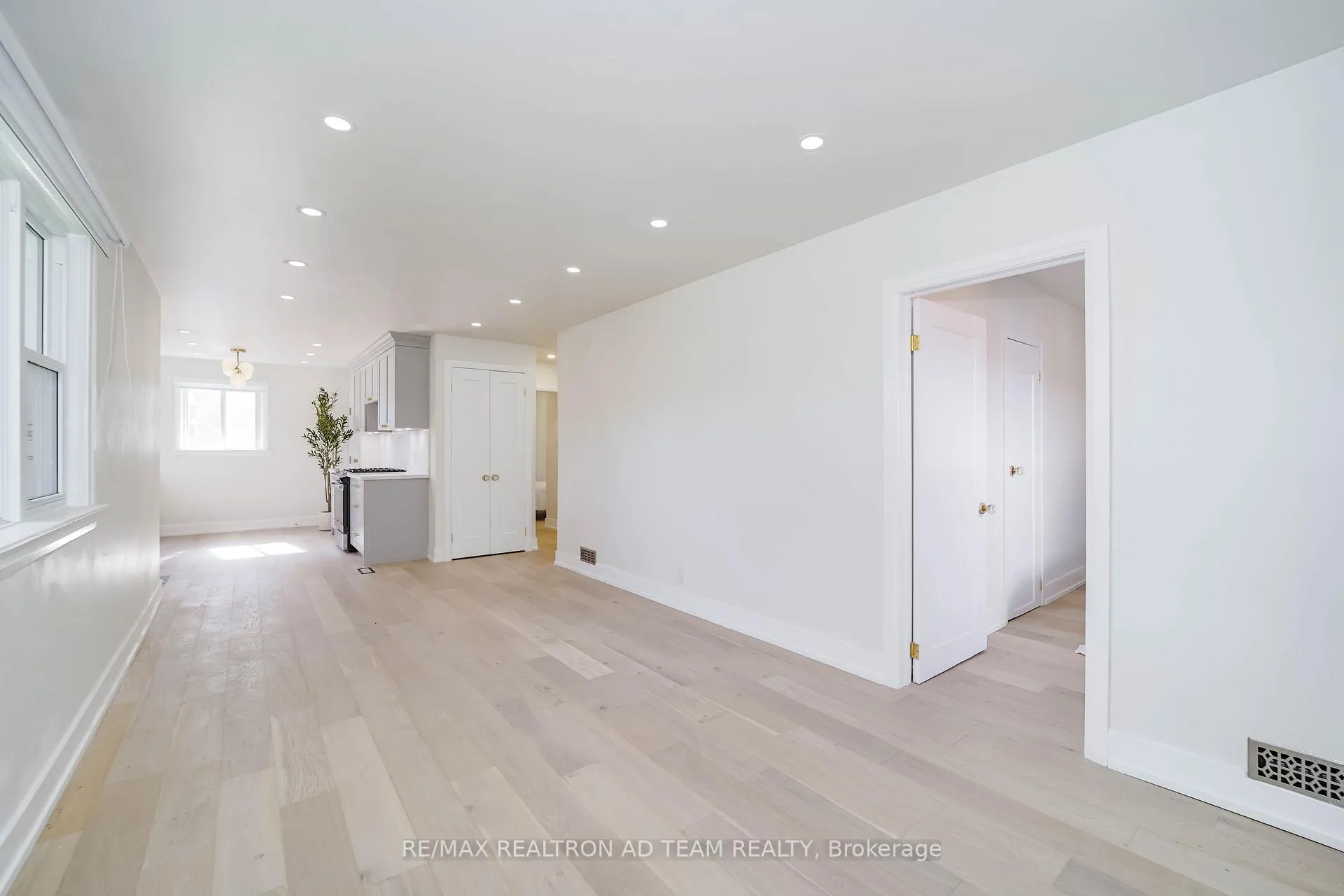 Photo 9 of 82 Admiral Road, Ajax, South East — HOMEH