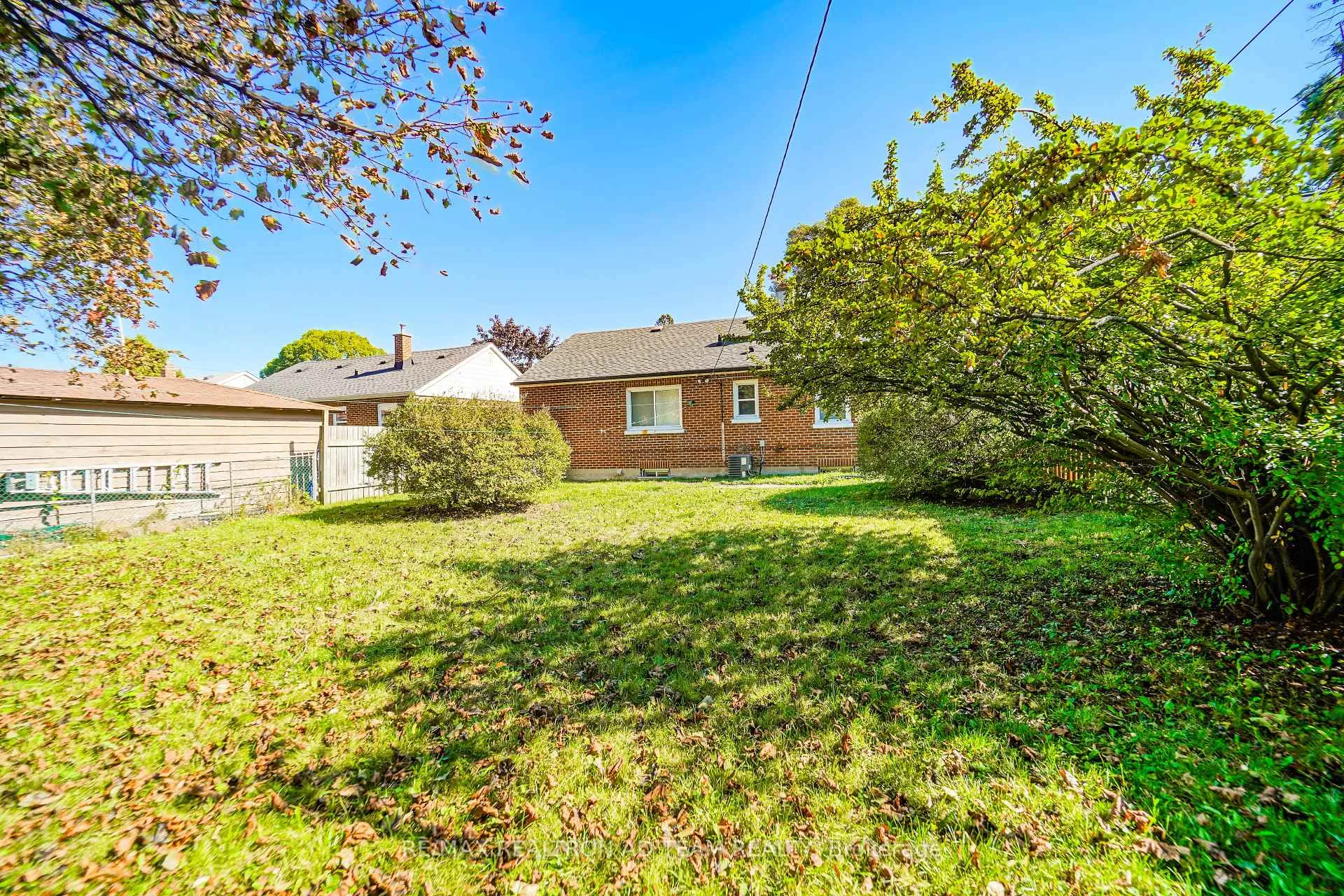 Photo 15 of 82 Admiral Road, Ajax, South East — HOMEH