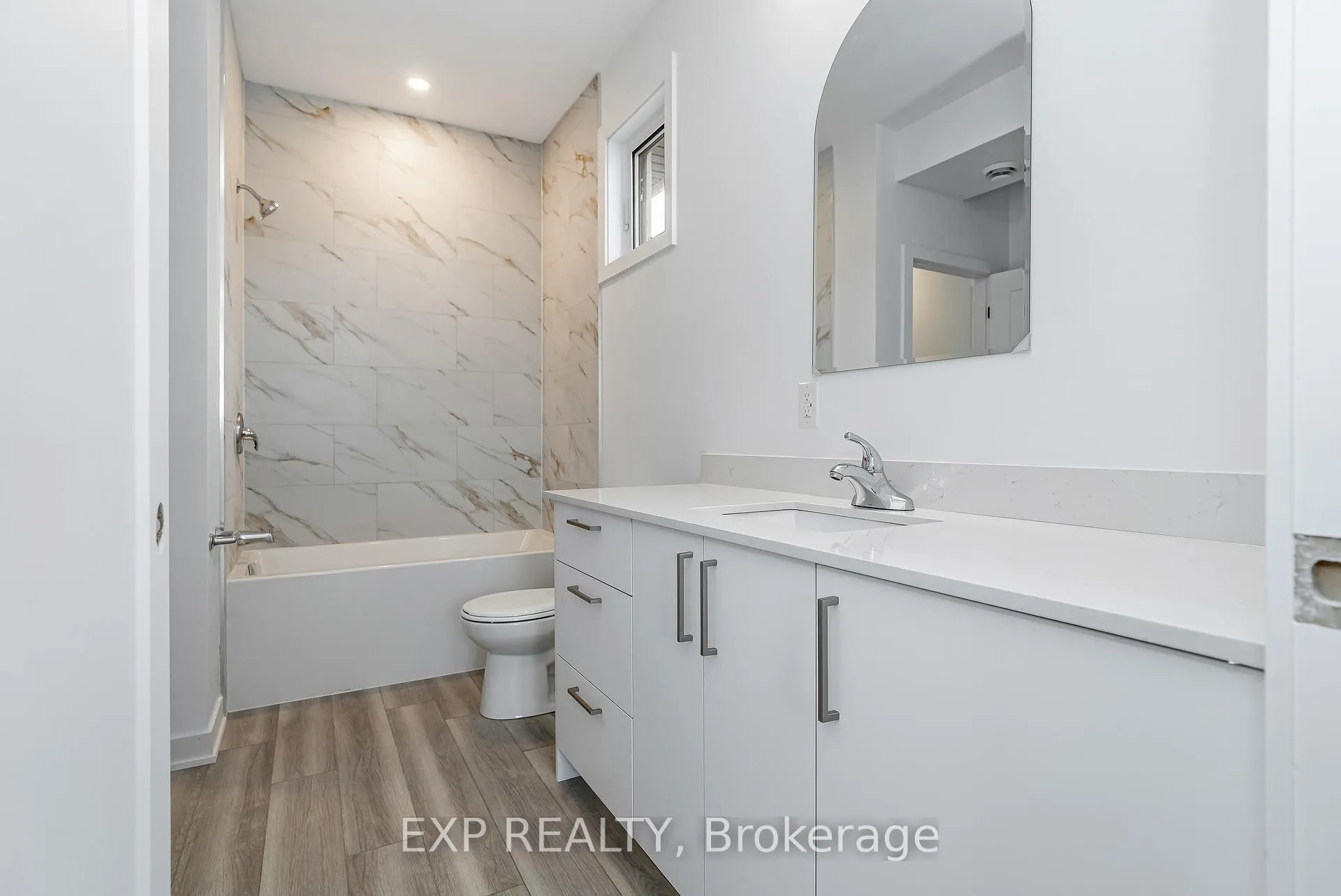 Photo 10 of Unit Unit A, 1373 Louis Lane, Ottawa, Cyrville Rd./Industrial Park — HOMEH