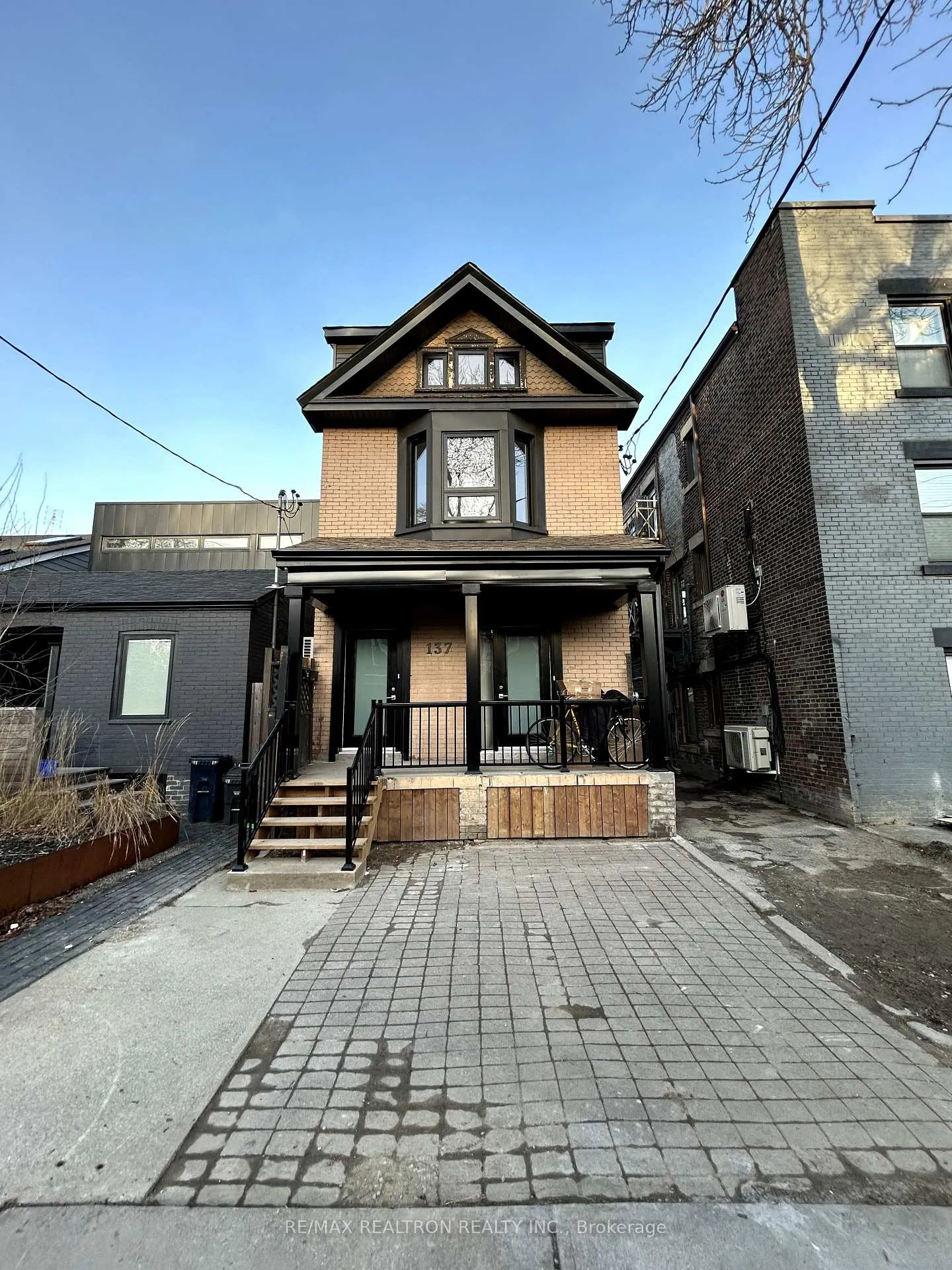 Front of Unit 3, 137 Curzon Street