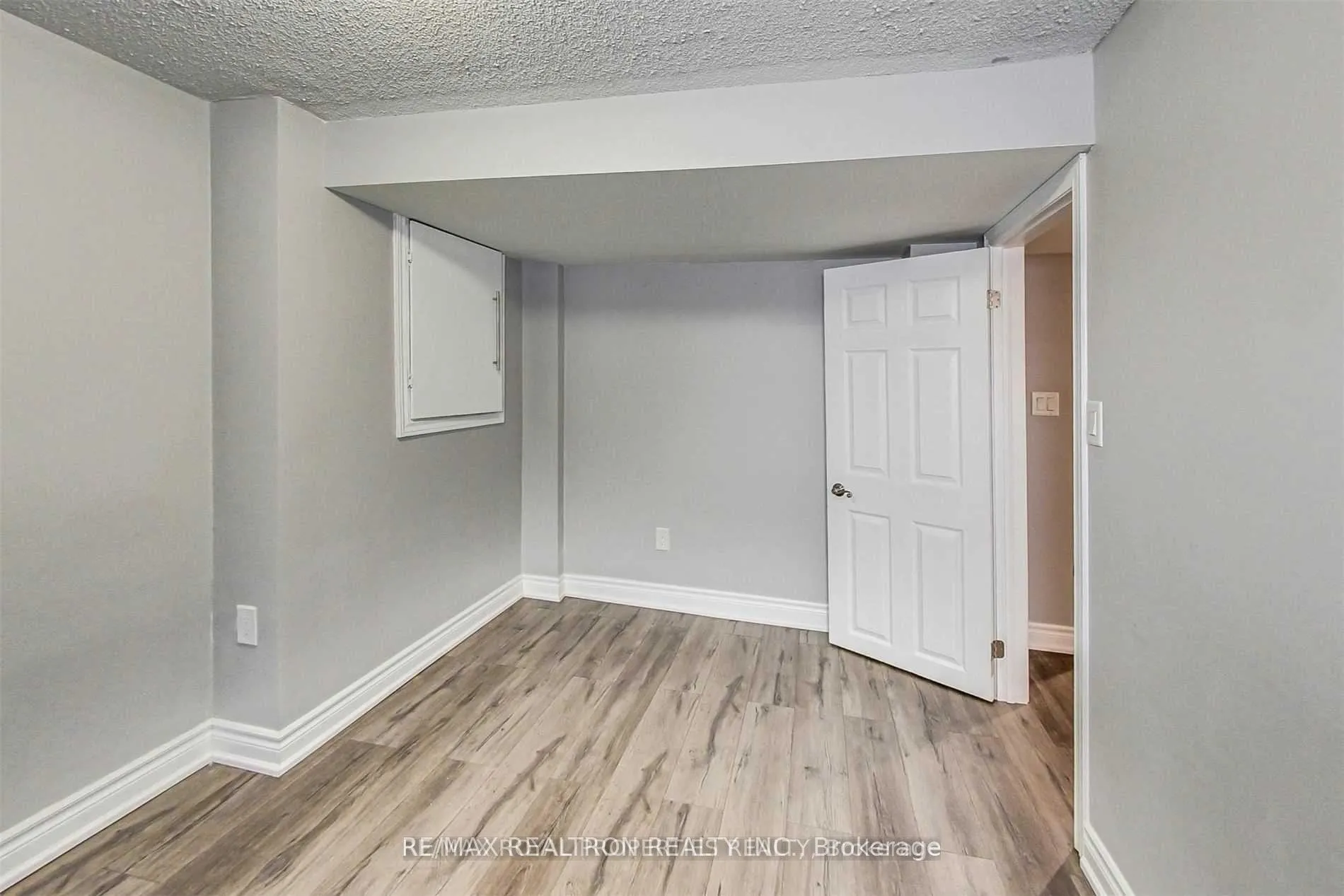 Photo 11 of Unit BSMT, 911 Greenwood Crescent, Whitby, Downtown Whitby — HOMEH