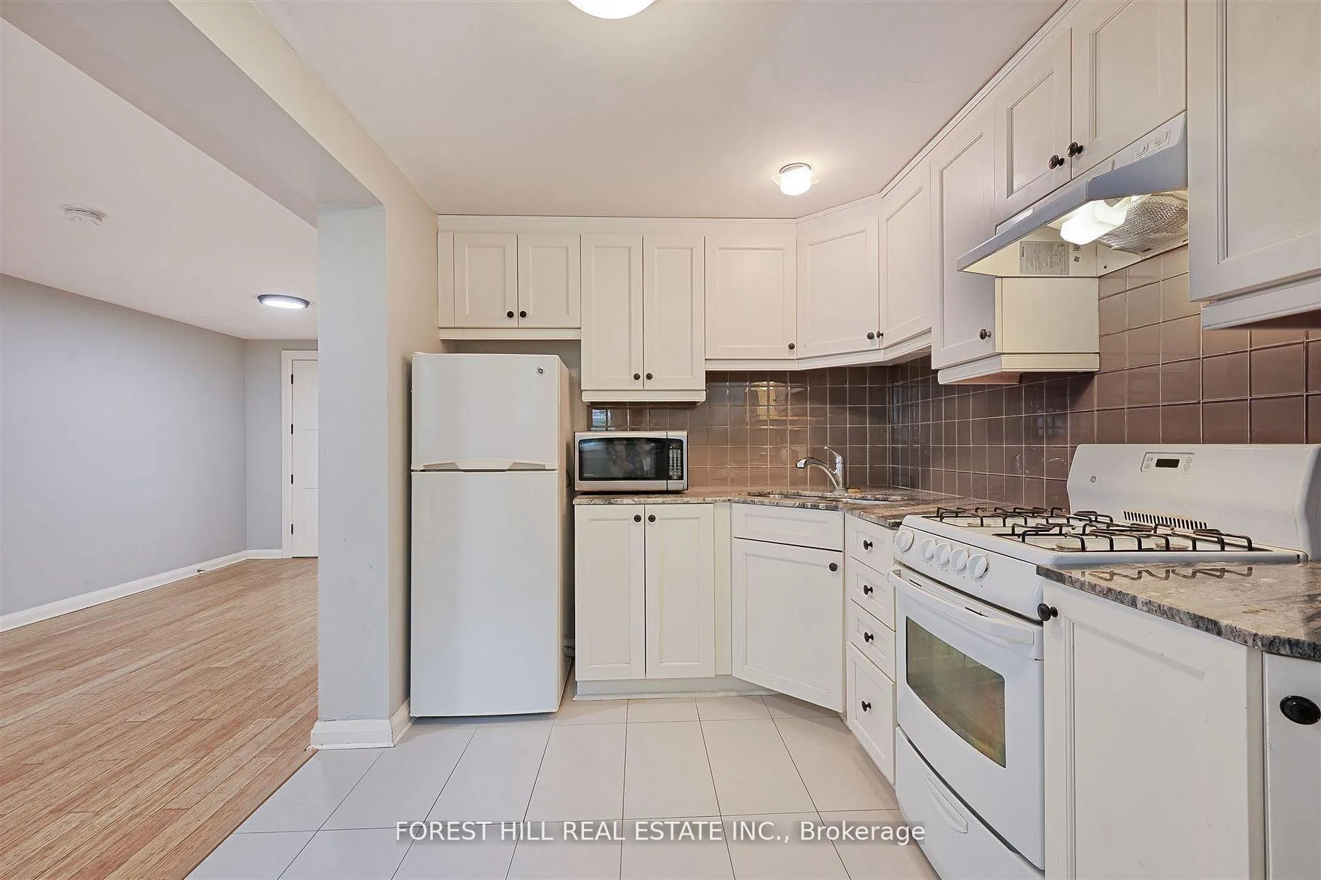 Photo 8 of Unit B, 345 Walmer Road, Toronto, Casa Loma — HOMEH