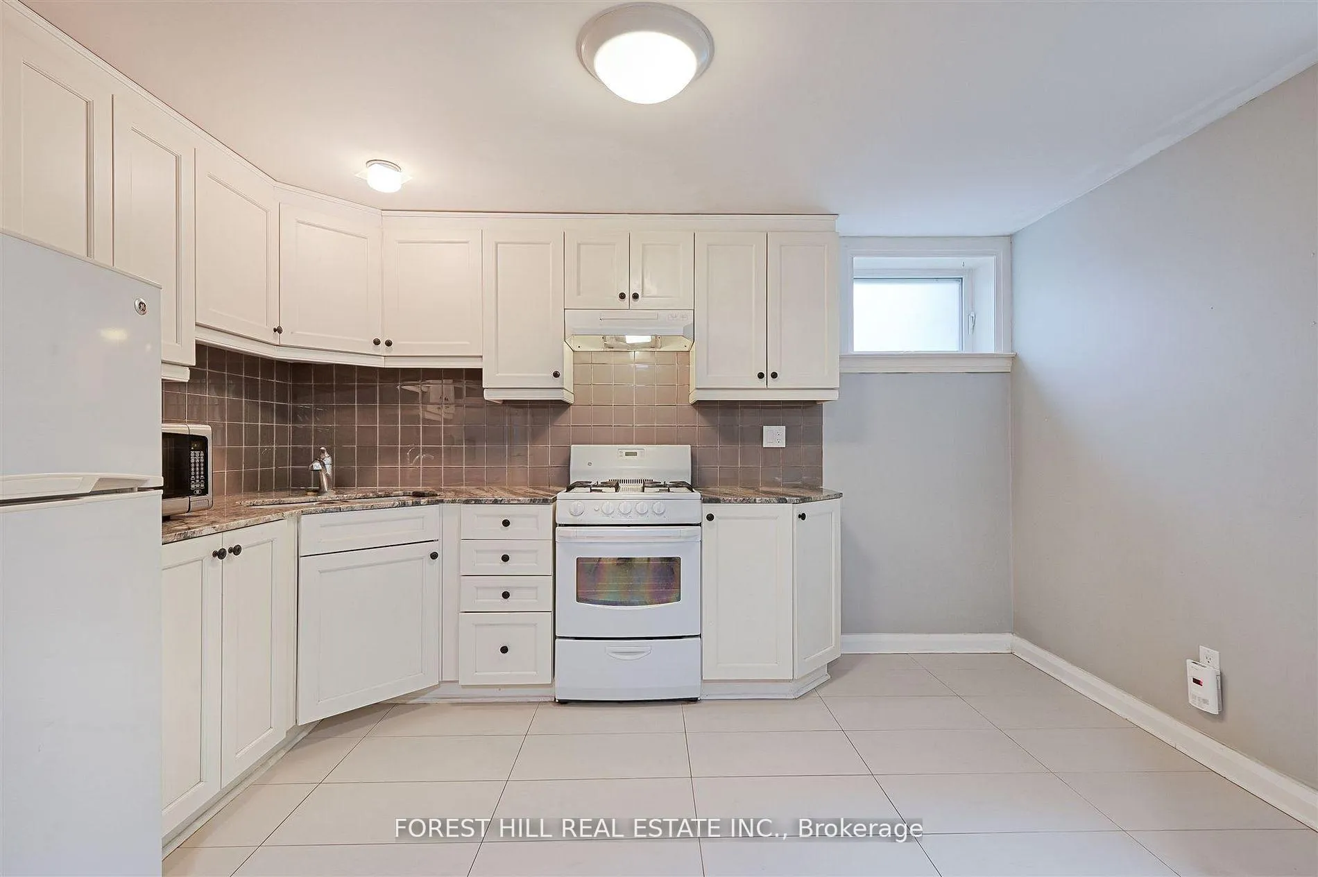 Photo 11 of Unit B, 345 Walmer Road, Toronto, Casa Loma — HOMEH