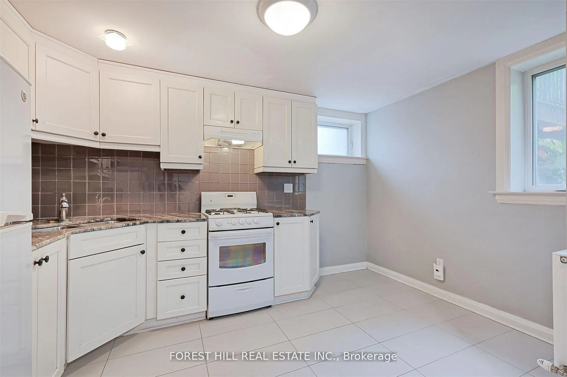 Photo 12 of Unit B, 345 Walmer Road, Toronto, Casa Loma — HOMEH