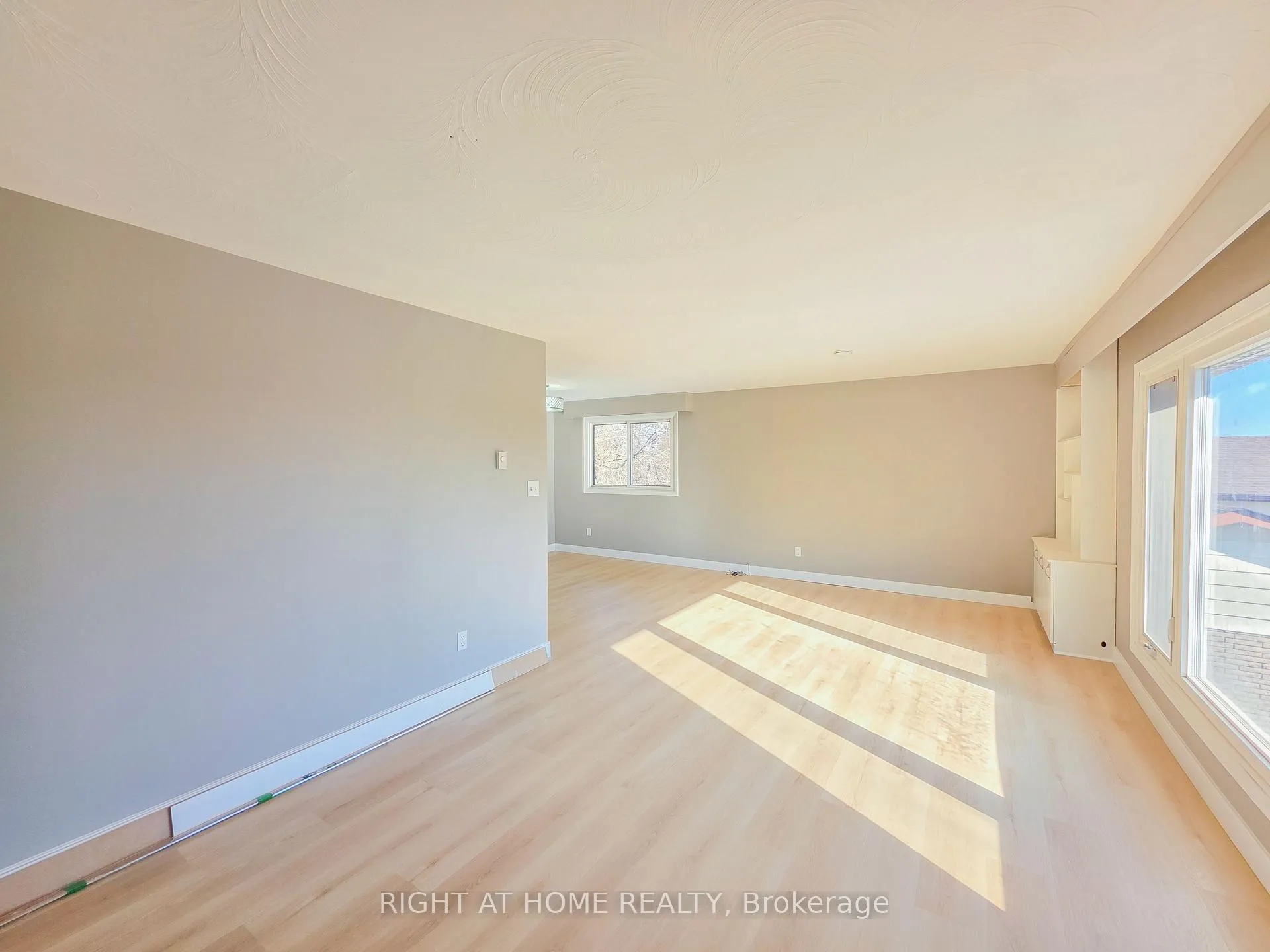 Photo 8 of Unit Upper, 488 Dean Avenue, Oshawa, Central — HOMEH