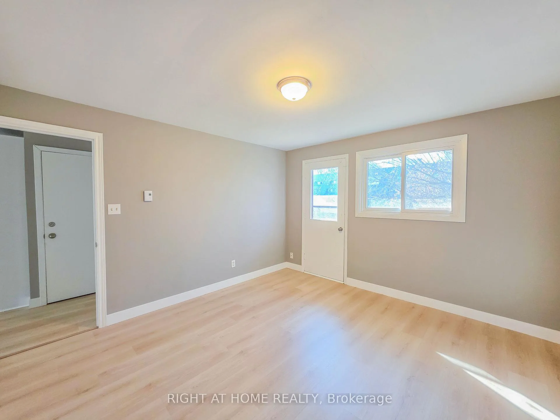 Photo 11 of Unit Upper, 488 Dean Avenue, Oshawa, Central — HOMEH