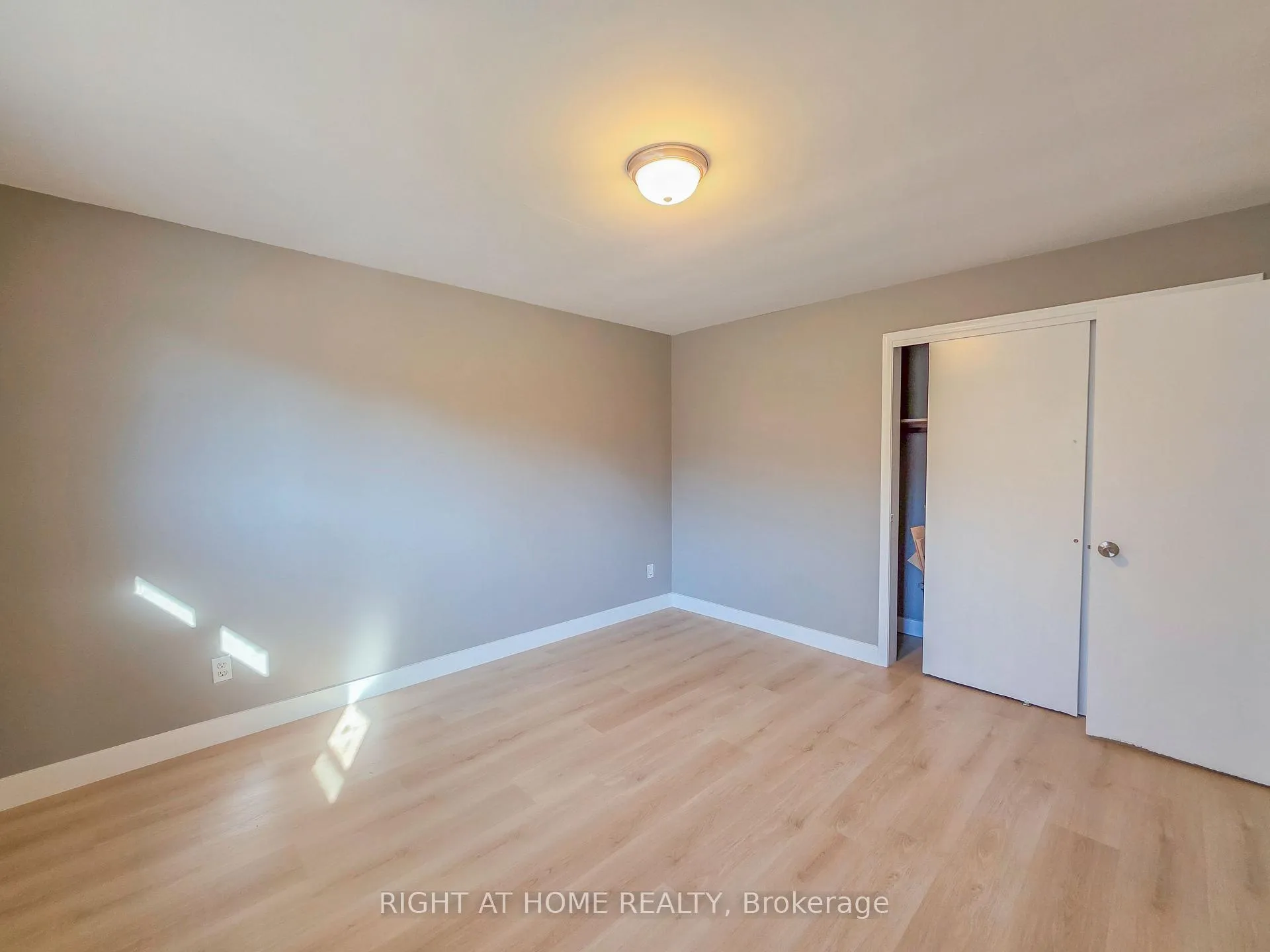Photo 13 of Unit Upper, 488 Dean Avenue, Oshawa, Central — HOMEH