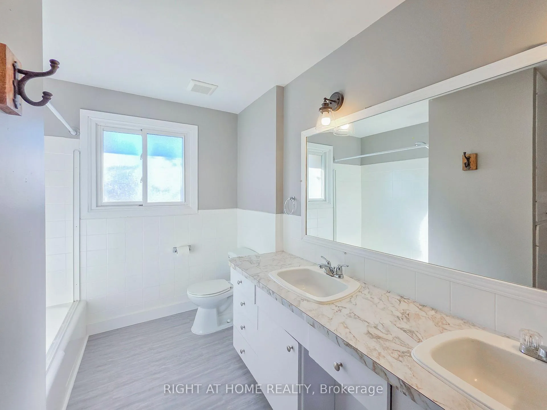 Photo 14 of Unit Upper, 488 Dean Avenue, Oshawa, Central — HOMEH