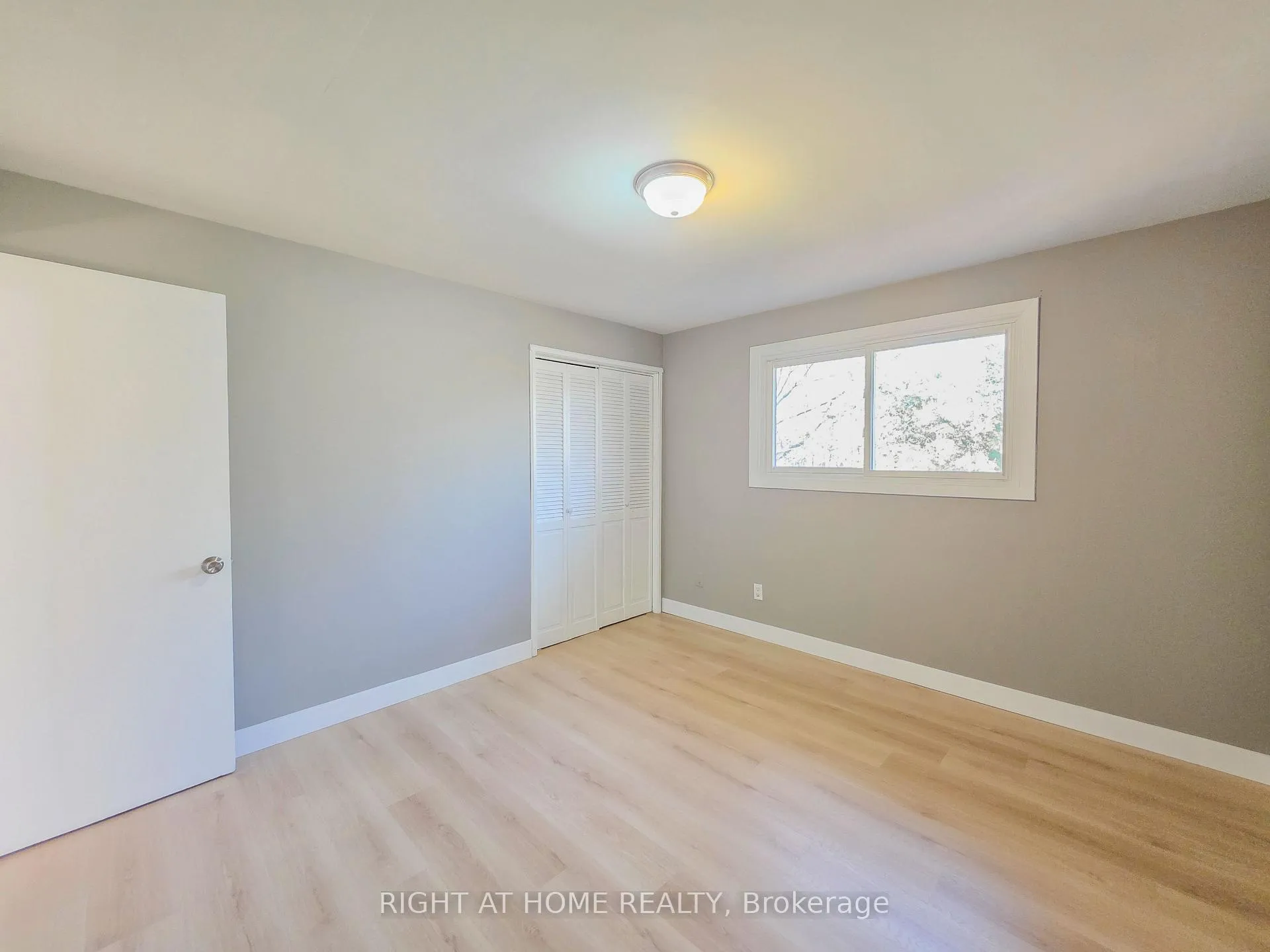 Photo 18 of Unit Upper, 488 Dean Avenue, Oshawa, Central — HOMEH