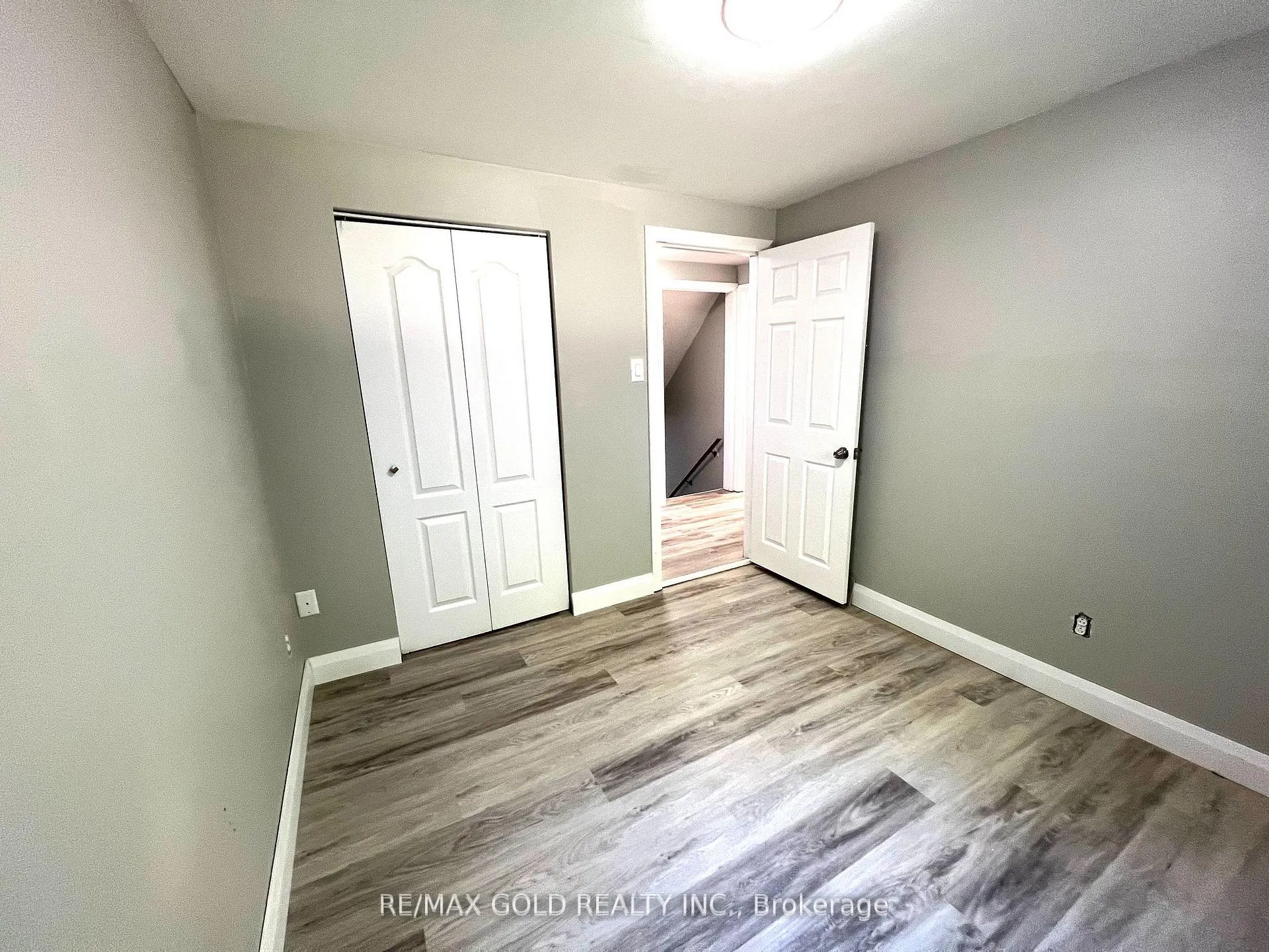 Photo 16 of Unit Lower, 156 Mooregate Crescent, Kitchener, Victoria Hills — HOMEH