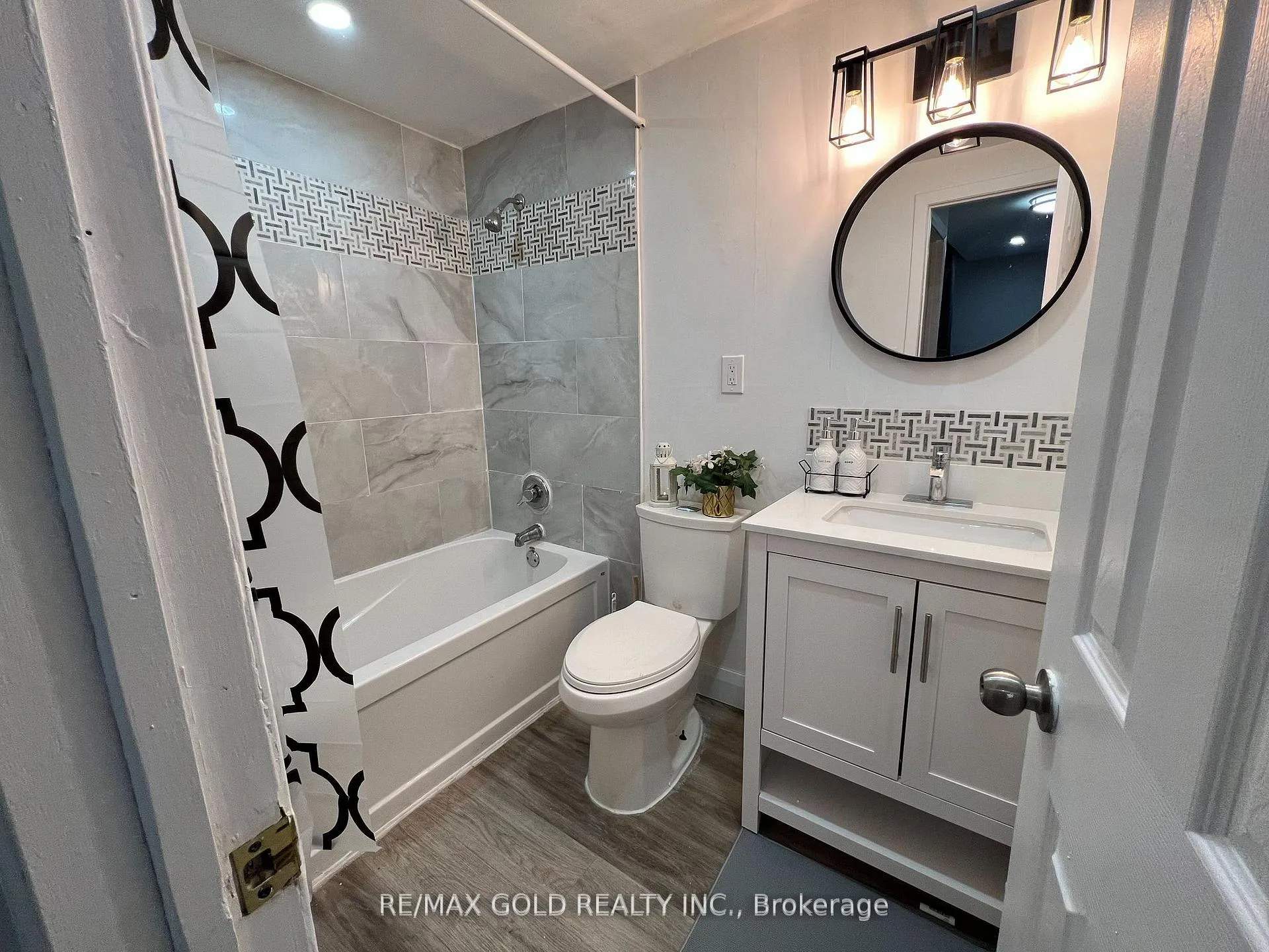 Photo 23 of Unit Lower, 156 Mooregate Crescent, Kitchener, Victoria Hills — HOMEH