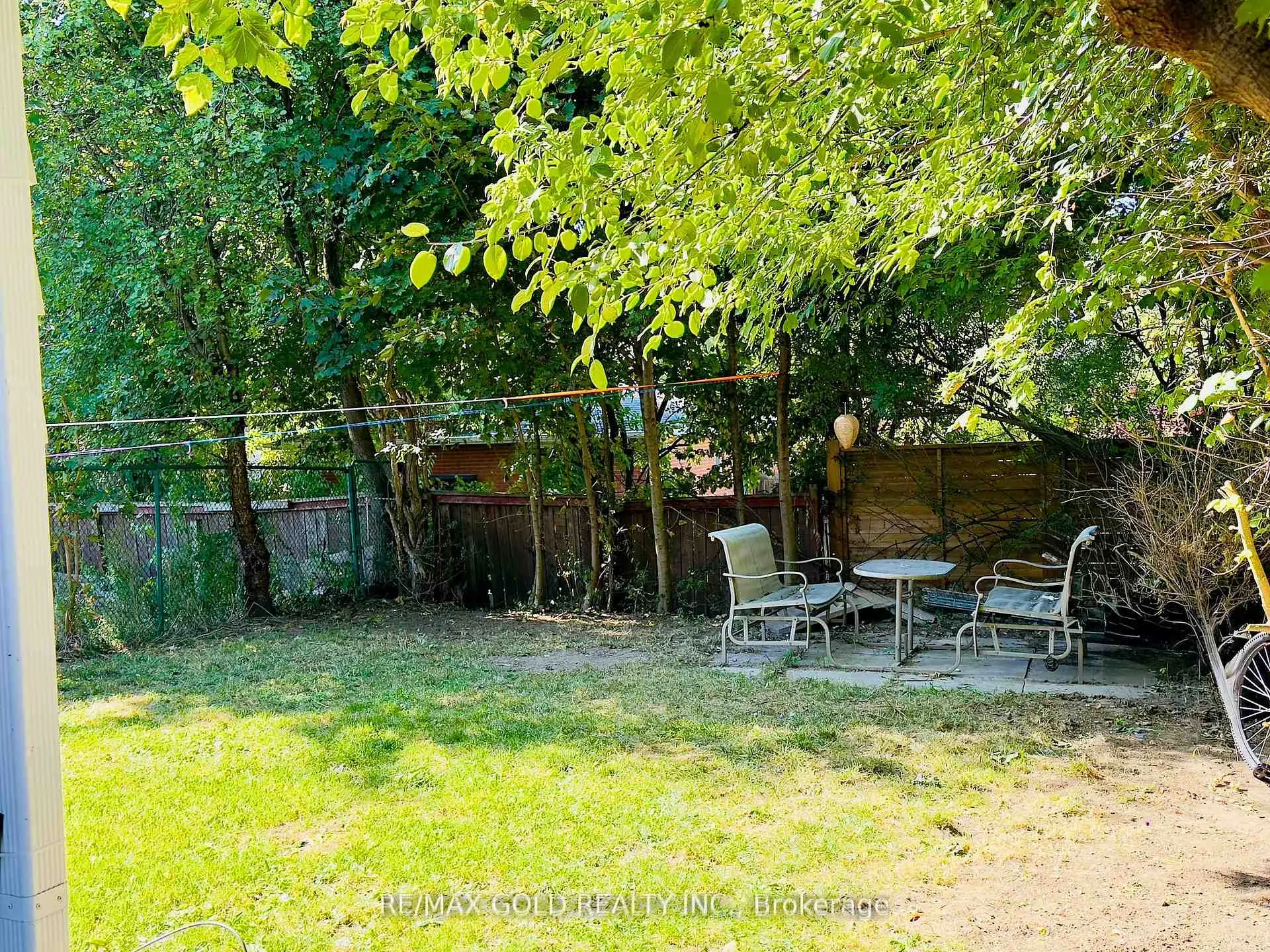 Photo 25 of Unit Lower, 156 Mooregate Crescent, Kitchener, Victoria Hills — HOMEH