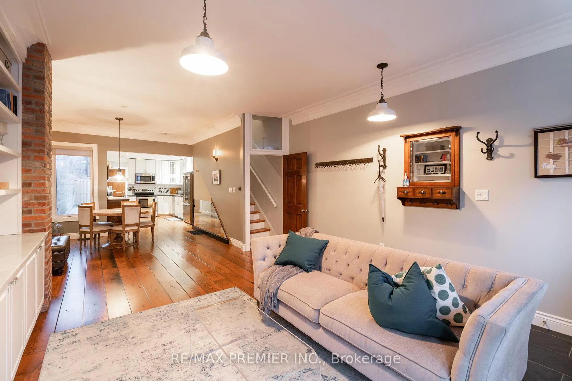 Photo 7 of 13 Manning Avenue, Toronto, Trinity-Bellwoods — HOMEH