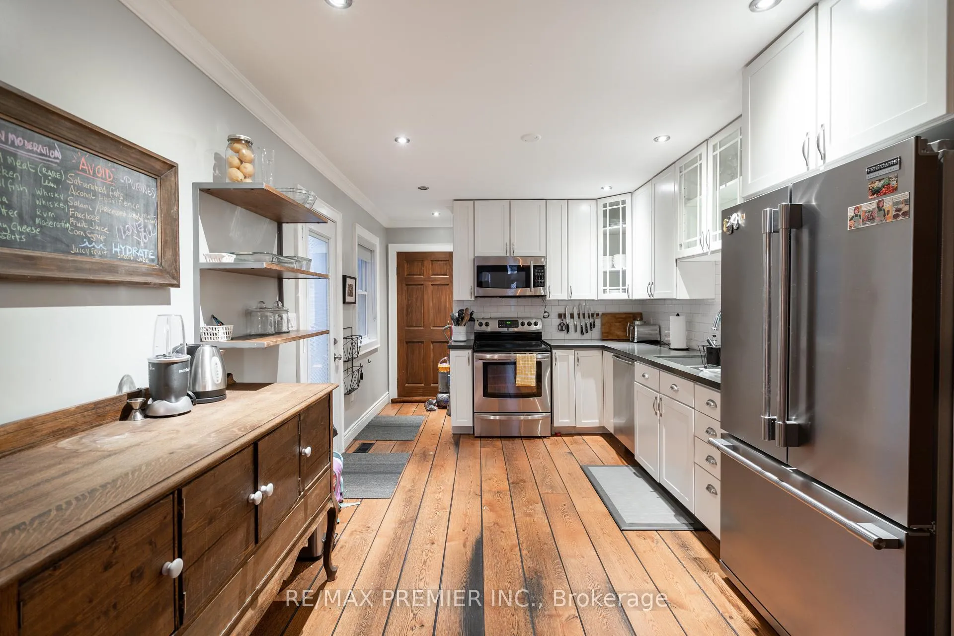 Photo 10 of 13 Manning Avenue, Toronto, Trinity-Bellwoods — HOMEH
