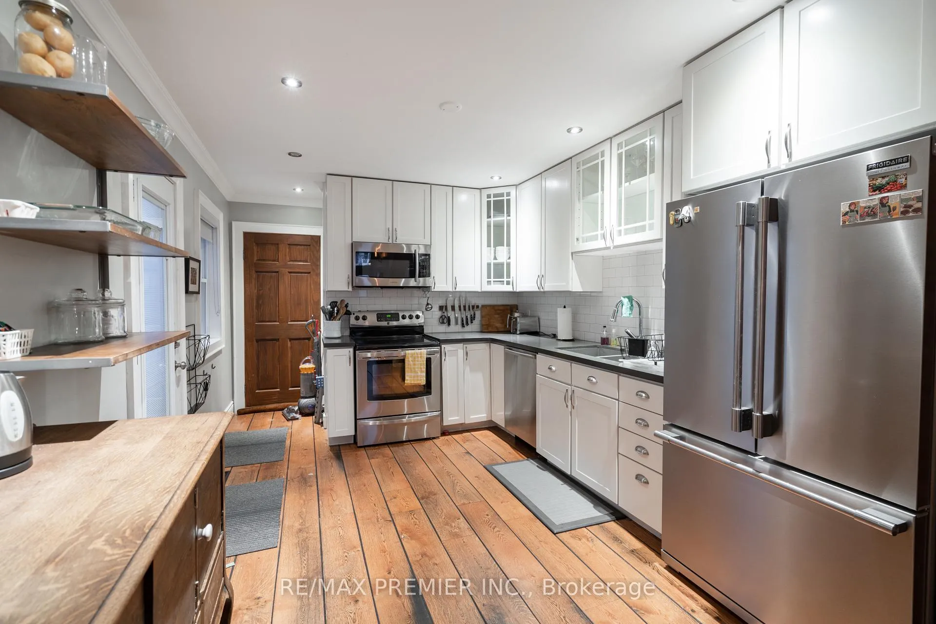 Photo 11 of 13 Manning Avenue, Toronto, Trinity-Bellwoods — HOMEH