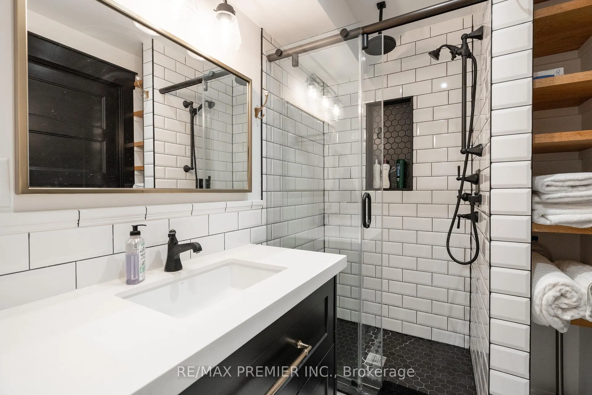 Photo 22 of 13 Manning Avenue, Toronto, Trinity-Bellwoods — HOMEH